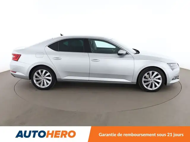 Skoda Superb view 7