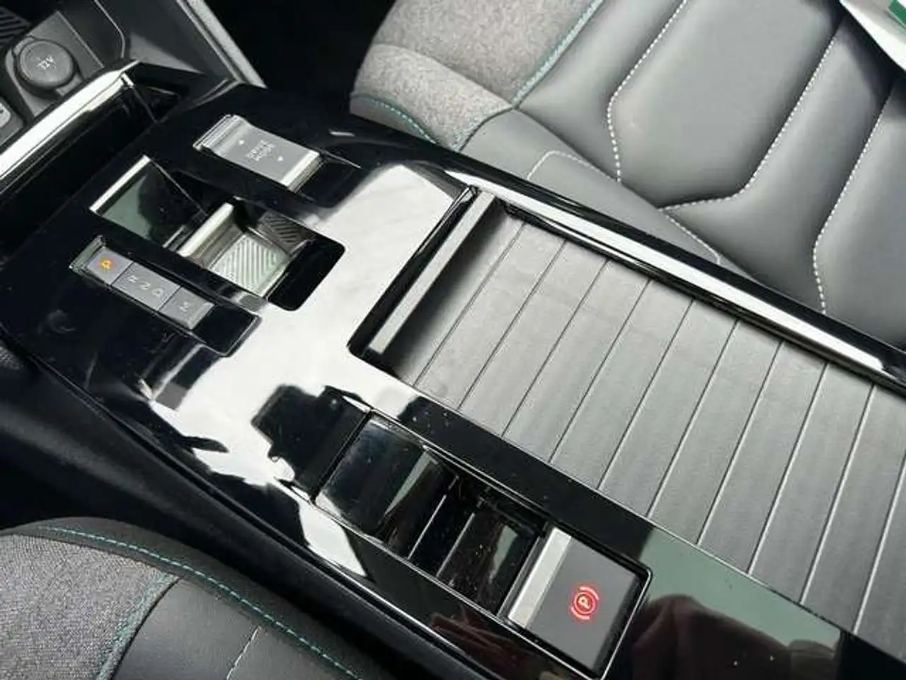 Citroen C4 e-C4 X — photo 29