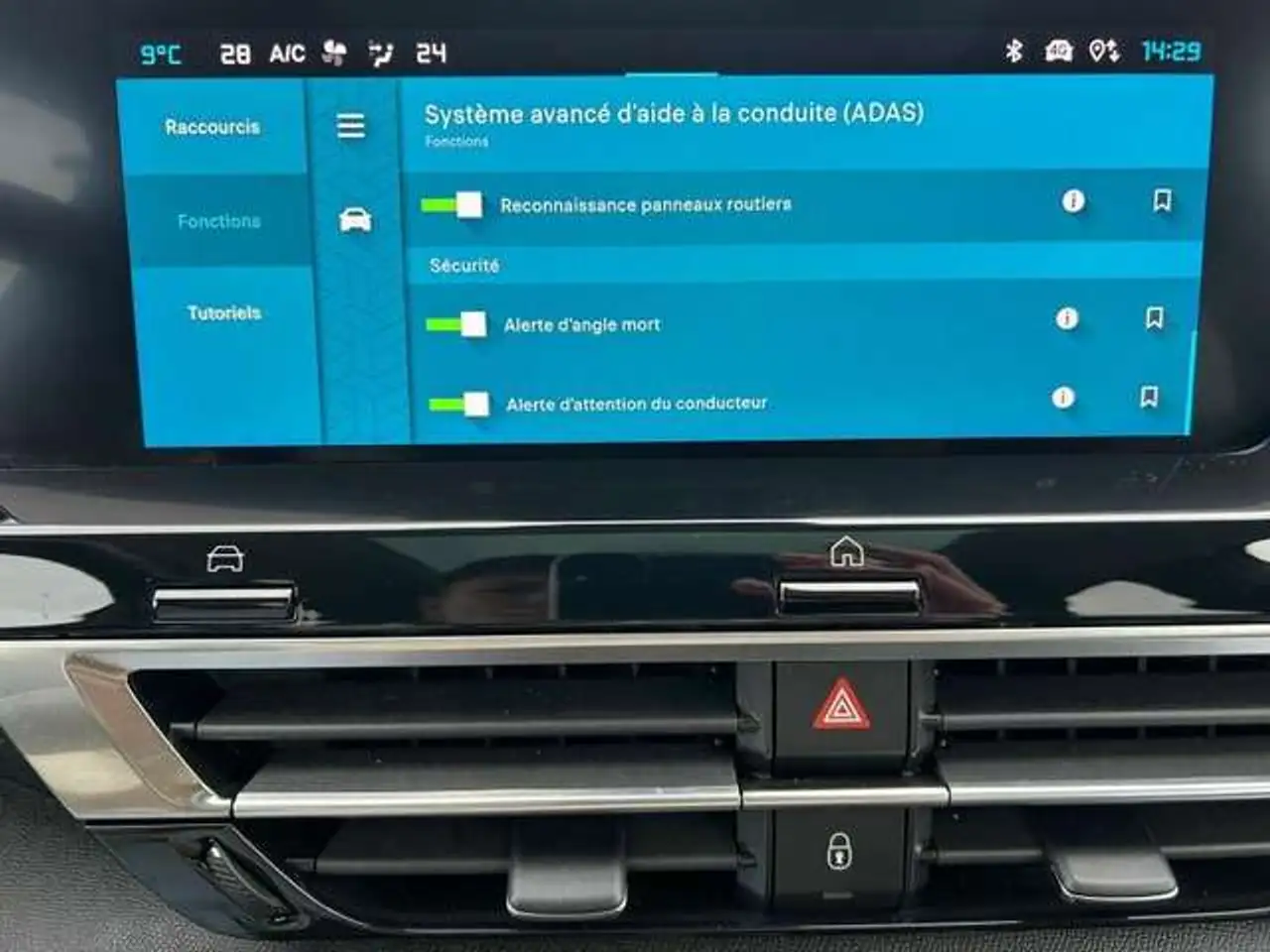 Citroen C4 e-C4 X — photo 19
