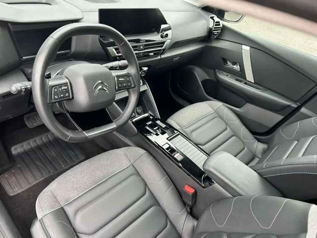 Citroen C4 e-C4 X — photo 7