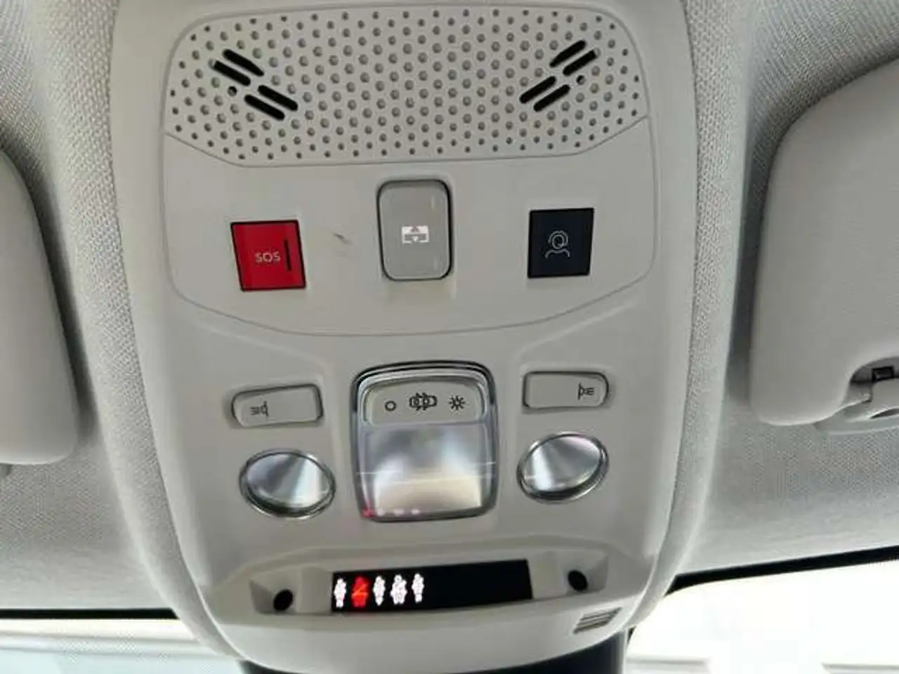 Citroen C4 e-C4 X — photo 32