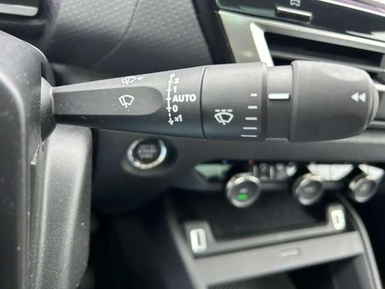 Citroen C4 e-C4 X — photo 31