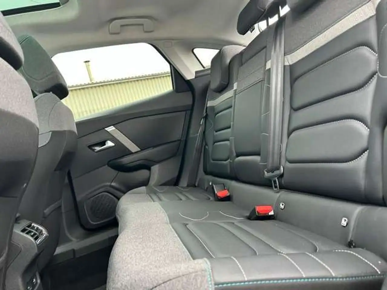 Citroen C4 e-C4 X — photo 8