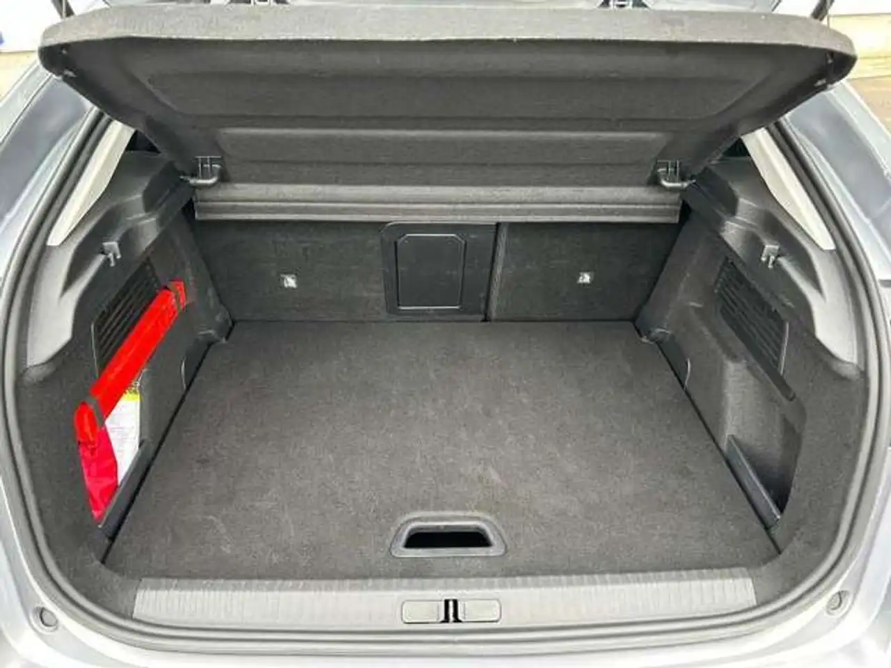 Citroen C4 e-C4 X — photo 9