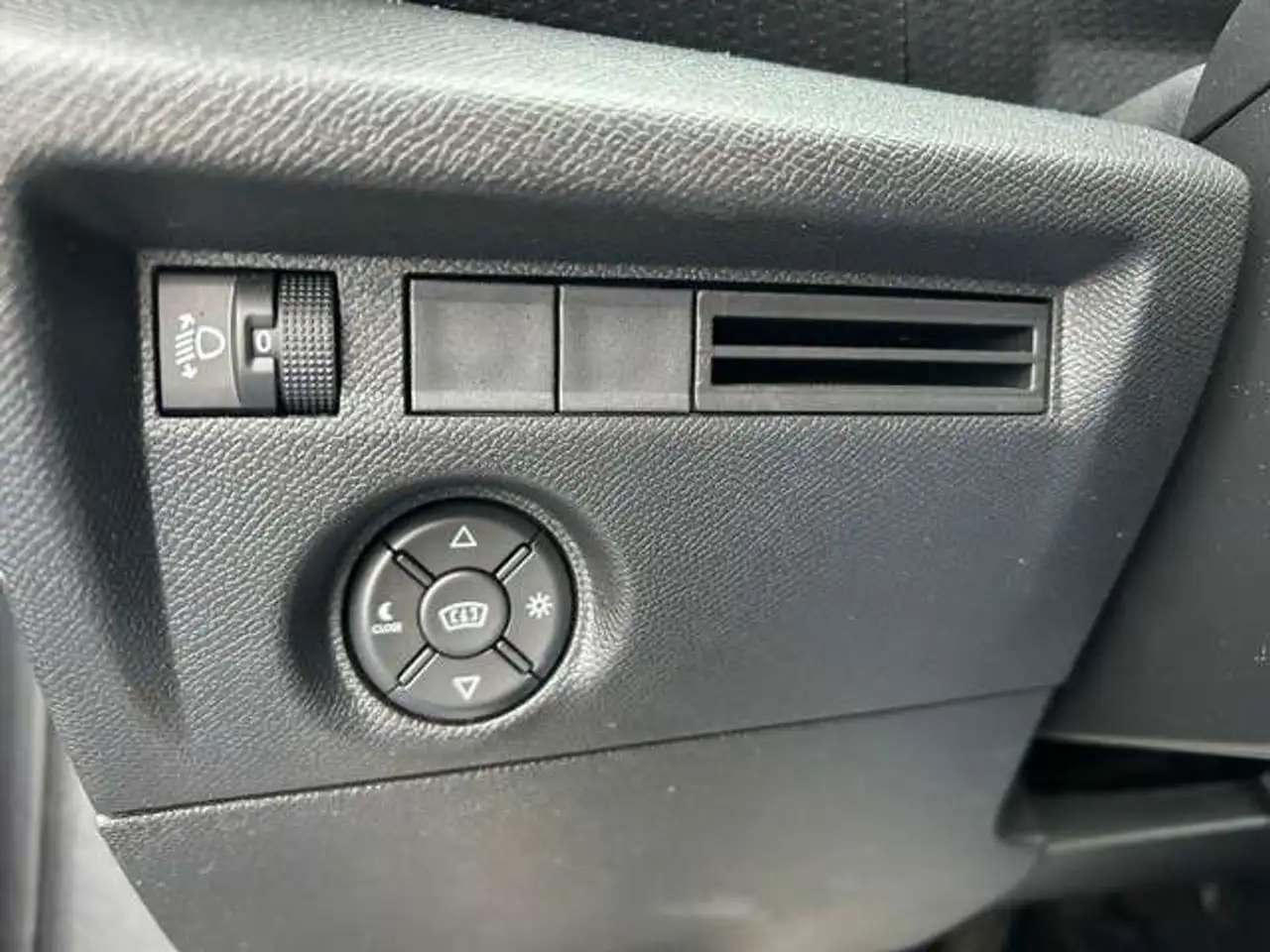 Citroen C4 e-C4 X — photo 11