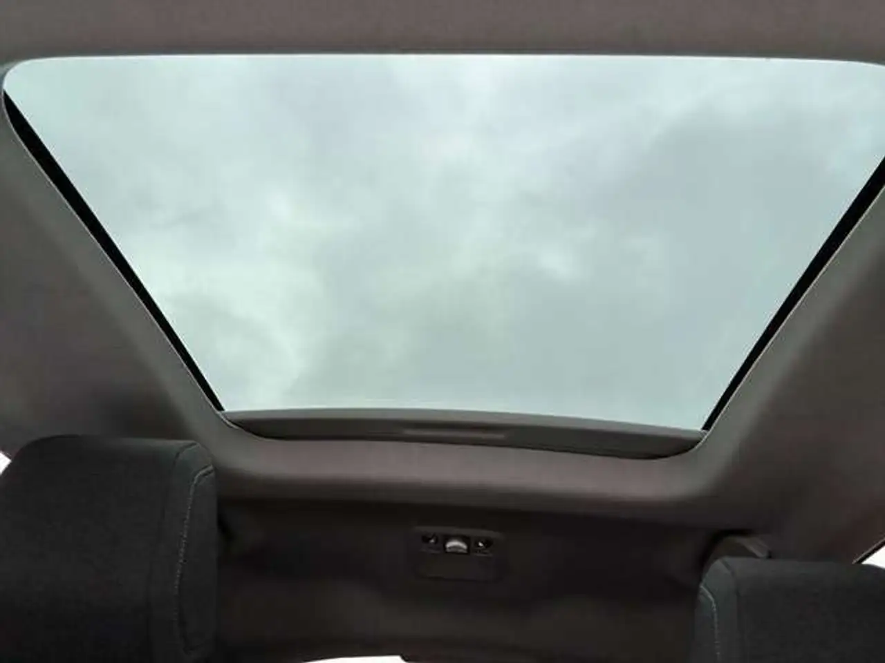 Citroen C4 e-C4 X — photo 12