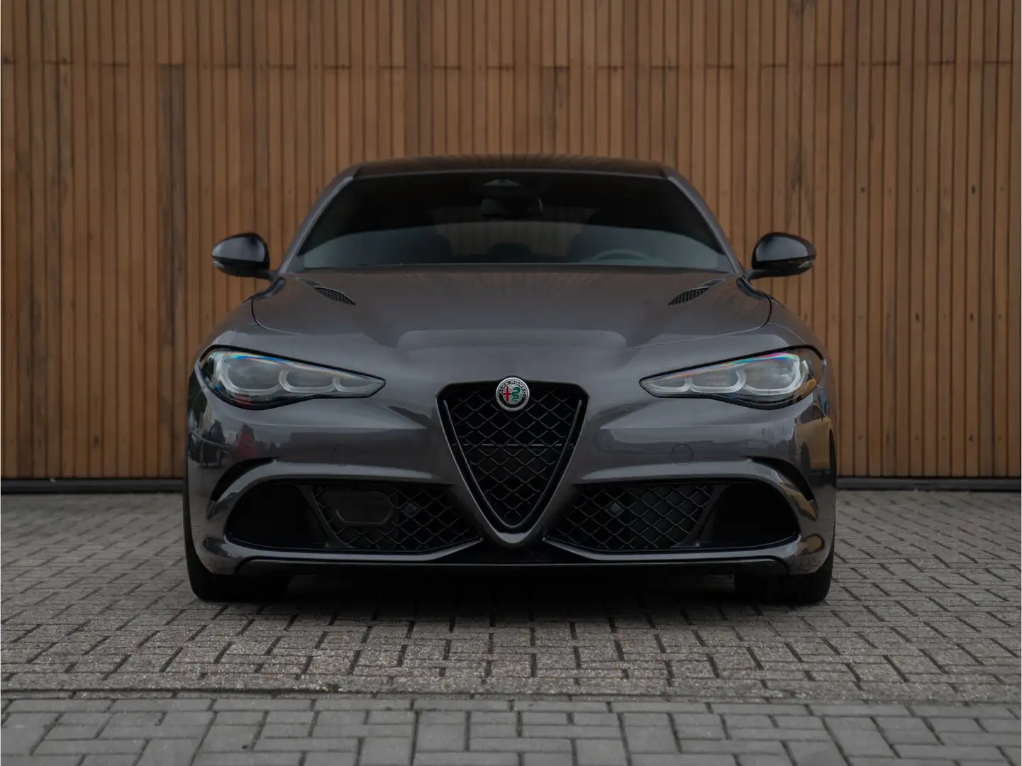 Alfa Romeo Giulia 2.9 V6 Quadrifoglio MY25 | Facelift | Carbon dak | Grijs - 2