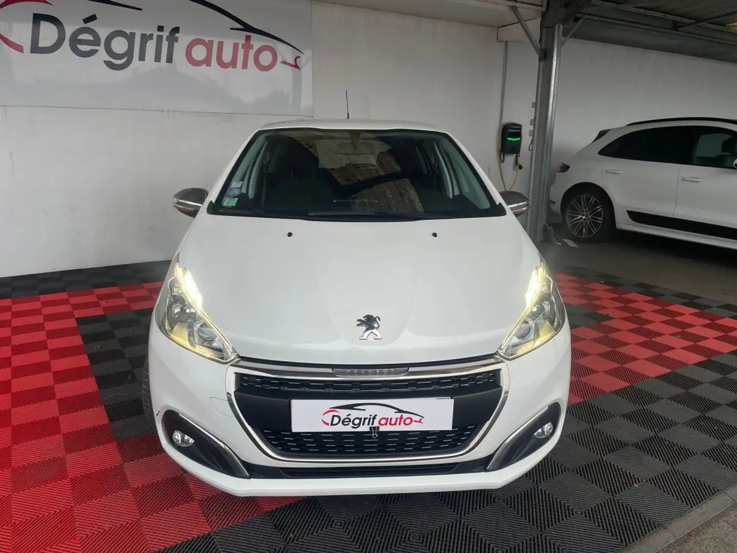 Peugeot 208 82ch BVM5 Urban Soul Blanc - 2