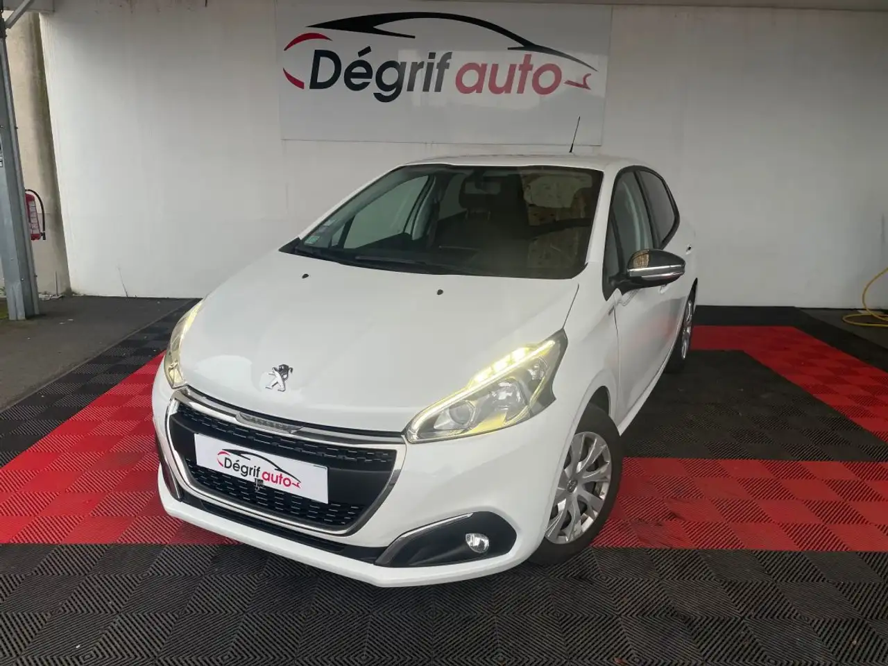 Peugeot 208 82ch BVM5 Urban Soul