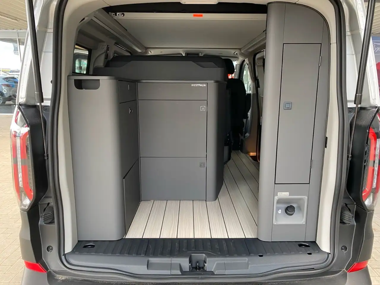 Ford Tourneo Custom 2026 — фото 8