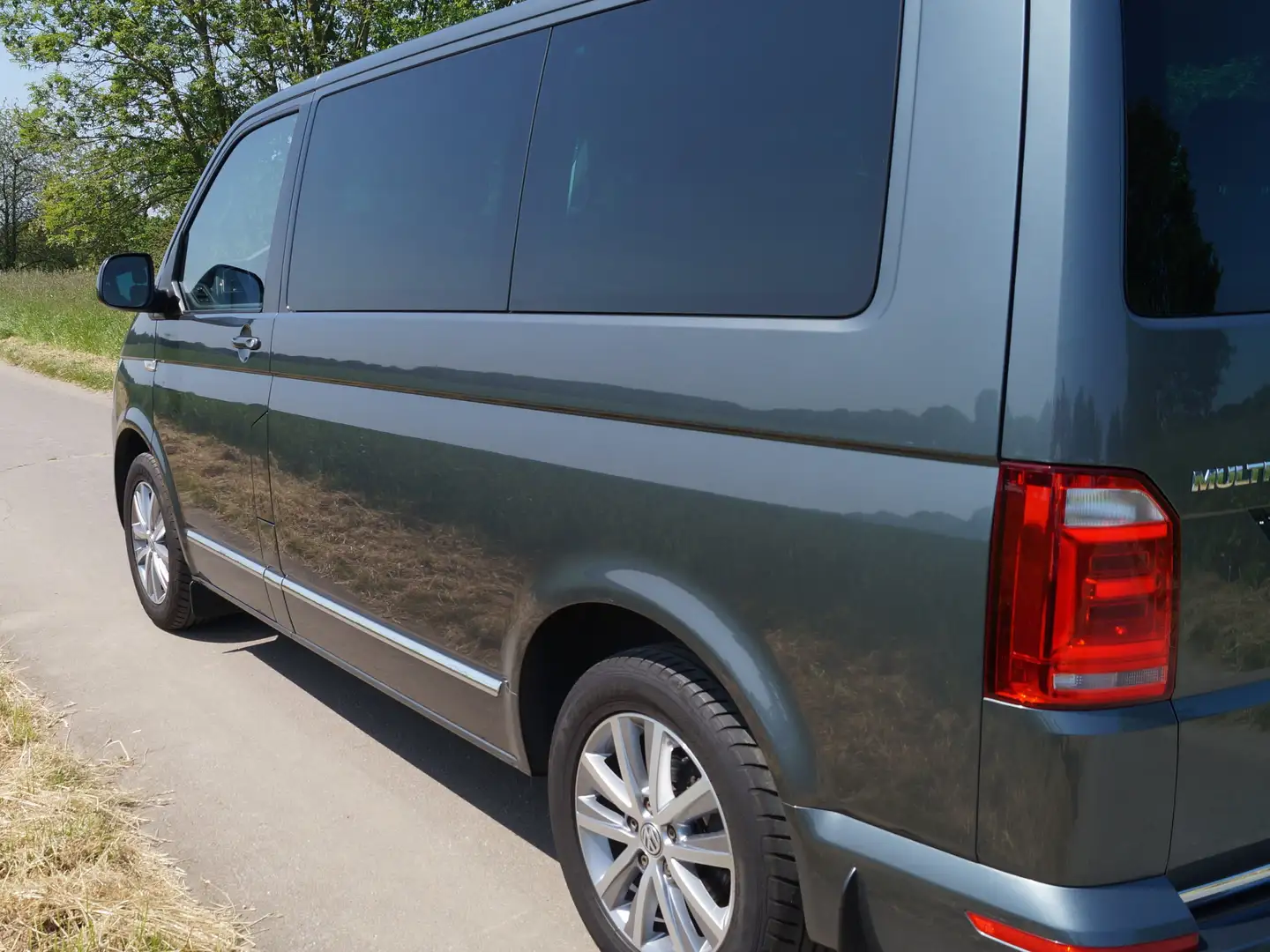 Volkswagen T6 Multivan Multivan DSG Lang Comfortline Grau - 2