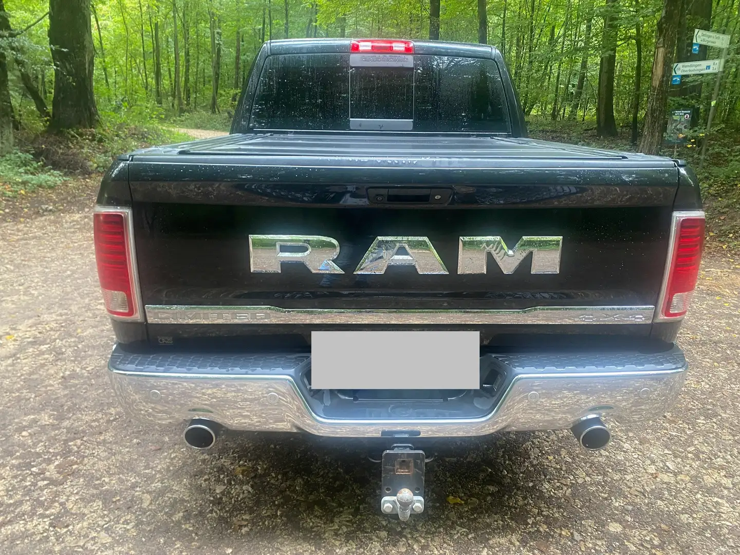 Dodge RAM RAM HEMI 5,7  V8  Limited  Edition LPG Schwarz - 2