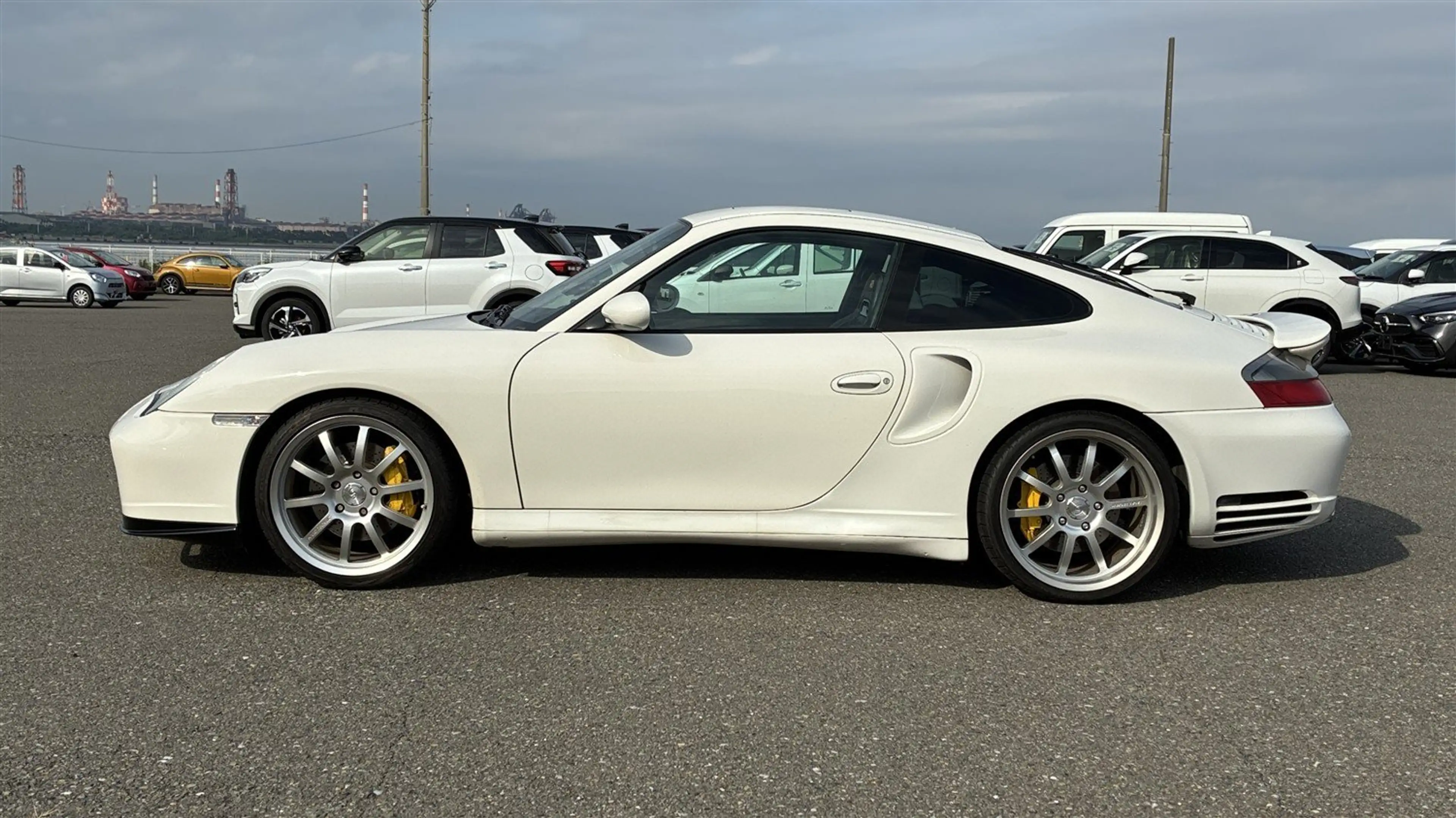 Porsche 996 911/996 Turbo Coupe — photo 4