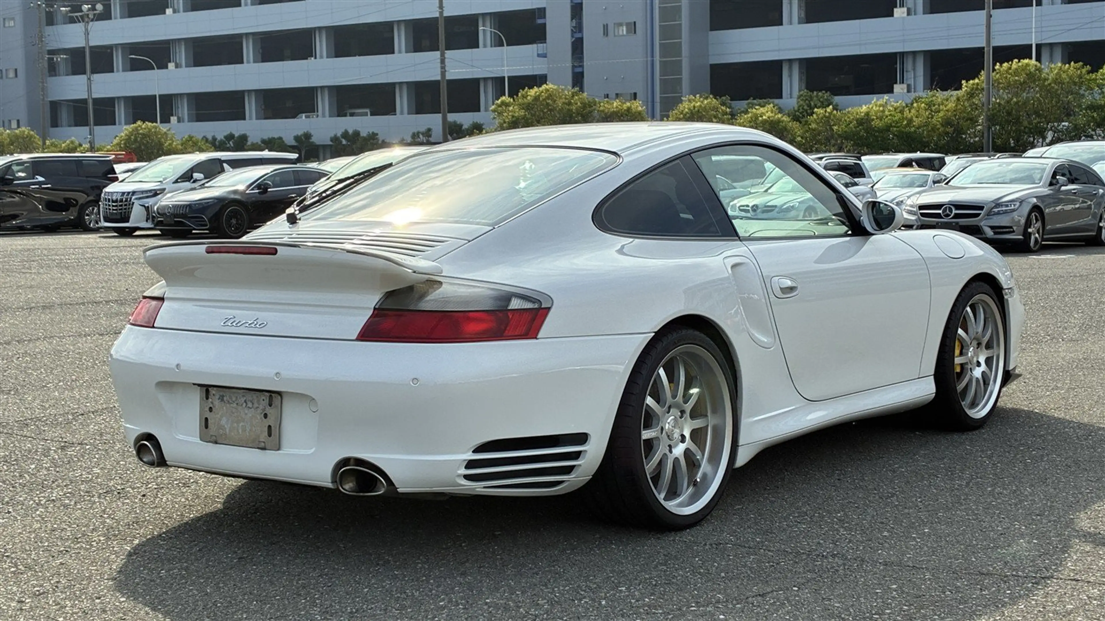 Porsche 996 911/996 Turbo Coupe — photo 6