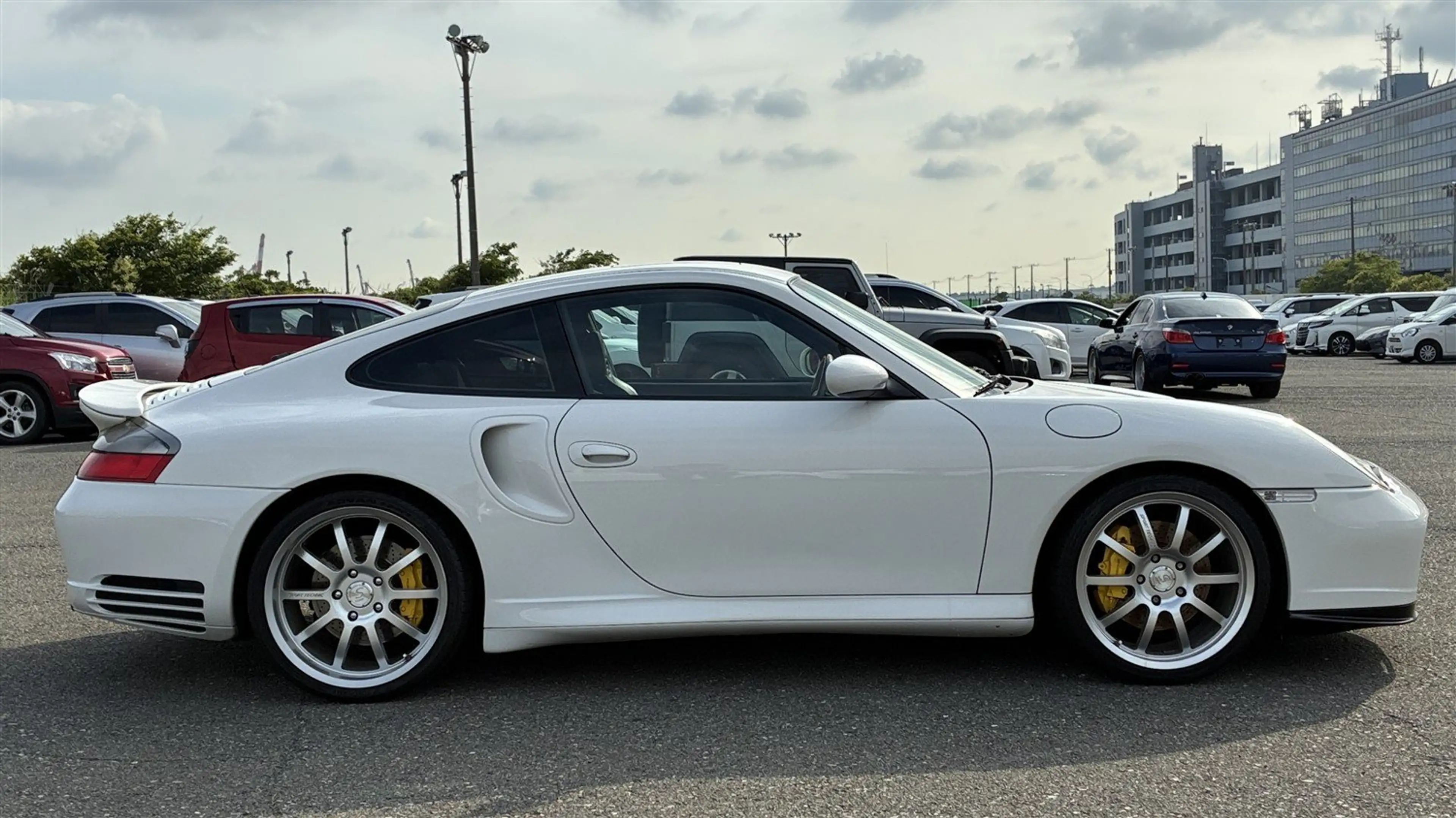 Porsche 996 911/996 Turbo Coupe — photo 7