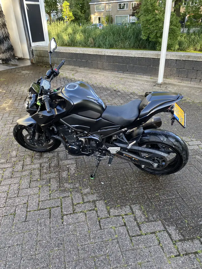 Kawasaki Z 900 Zwart - 2
