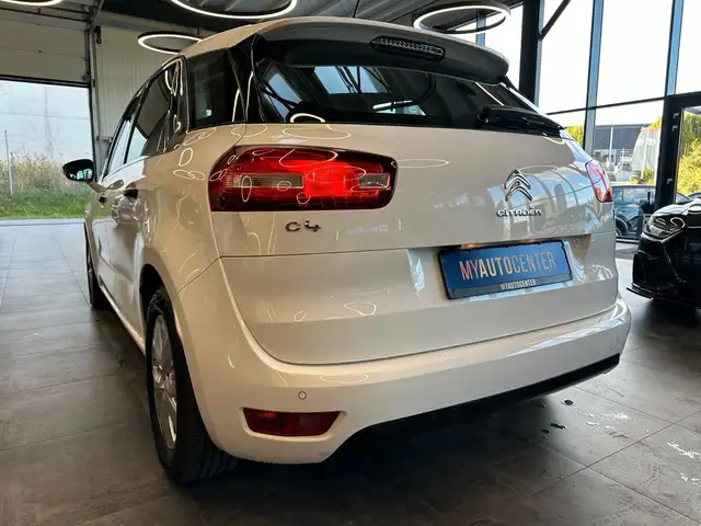 Citroen C4 Picasso view 5