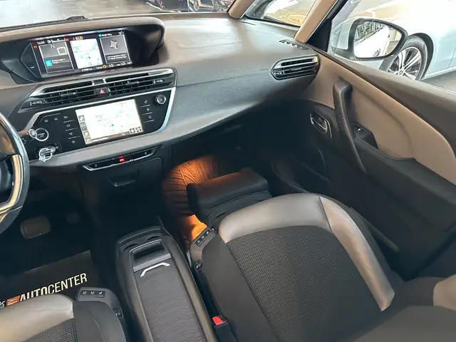 Citroen C4 Picasso view 22