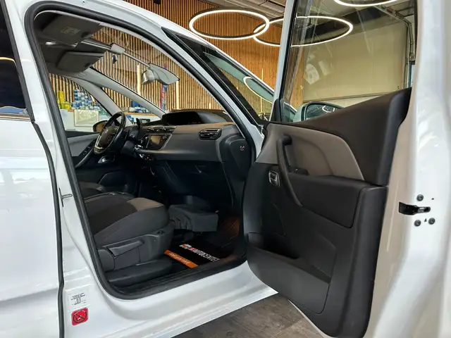 Citroen C4 Picasso view 25
