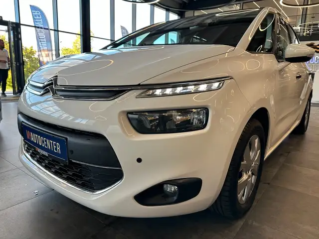 Citroen C4 Picasso view 4