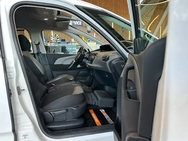 Citroen C4 Picasso view 26