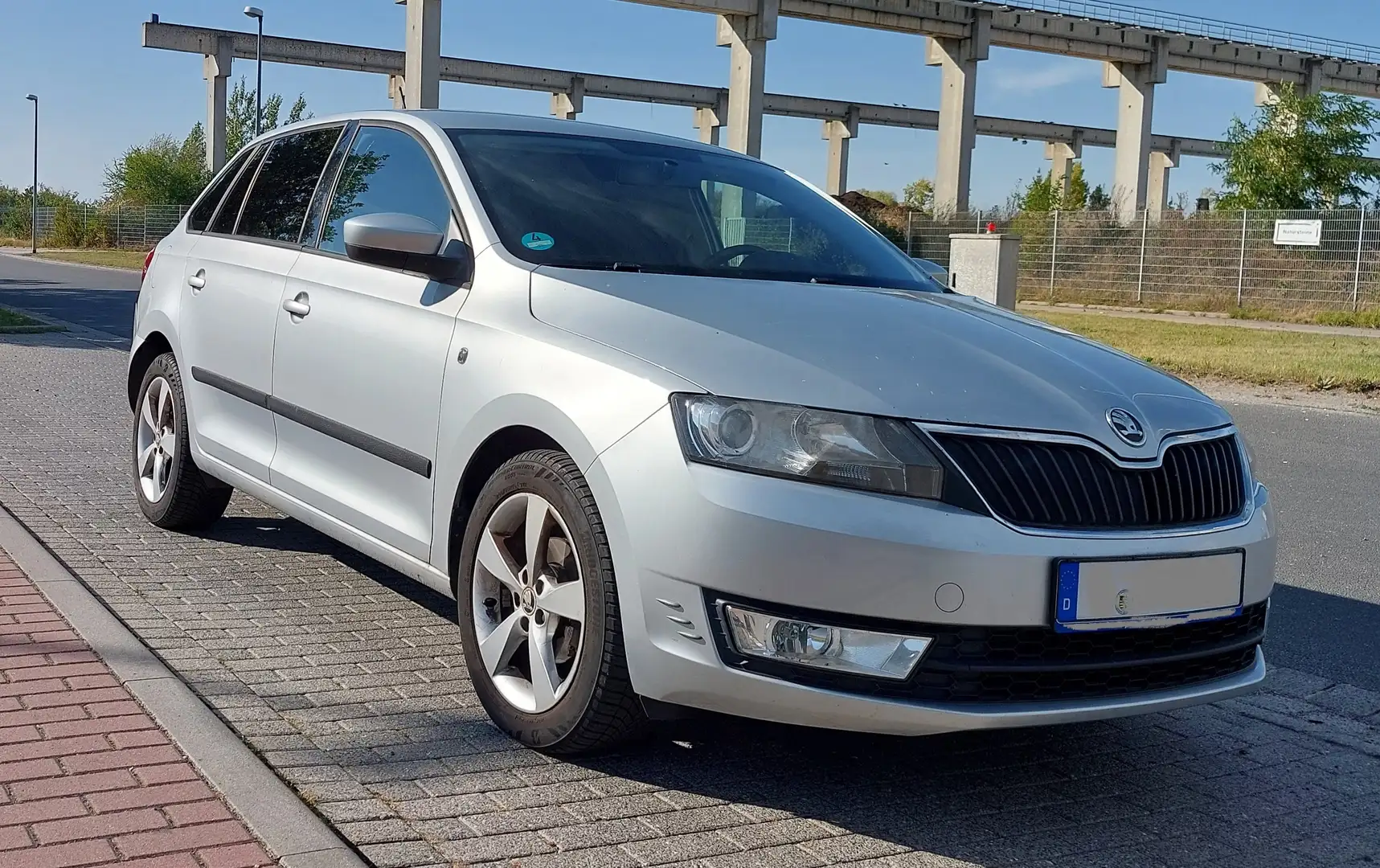 Skoda Rapid/Spaceback Heckschaden * TÜV/AU neu * fahrbereit * AHK Silber - 2