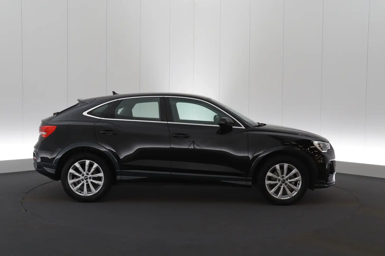 Audi Q3 Sportback 35 TFSI Business+ LEDER/CUIR LED GPS PDC Noir - 2