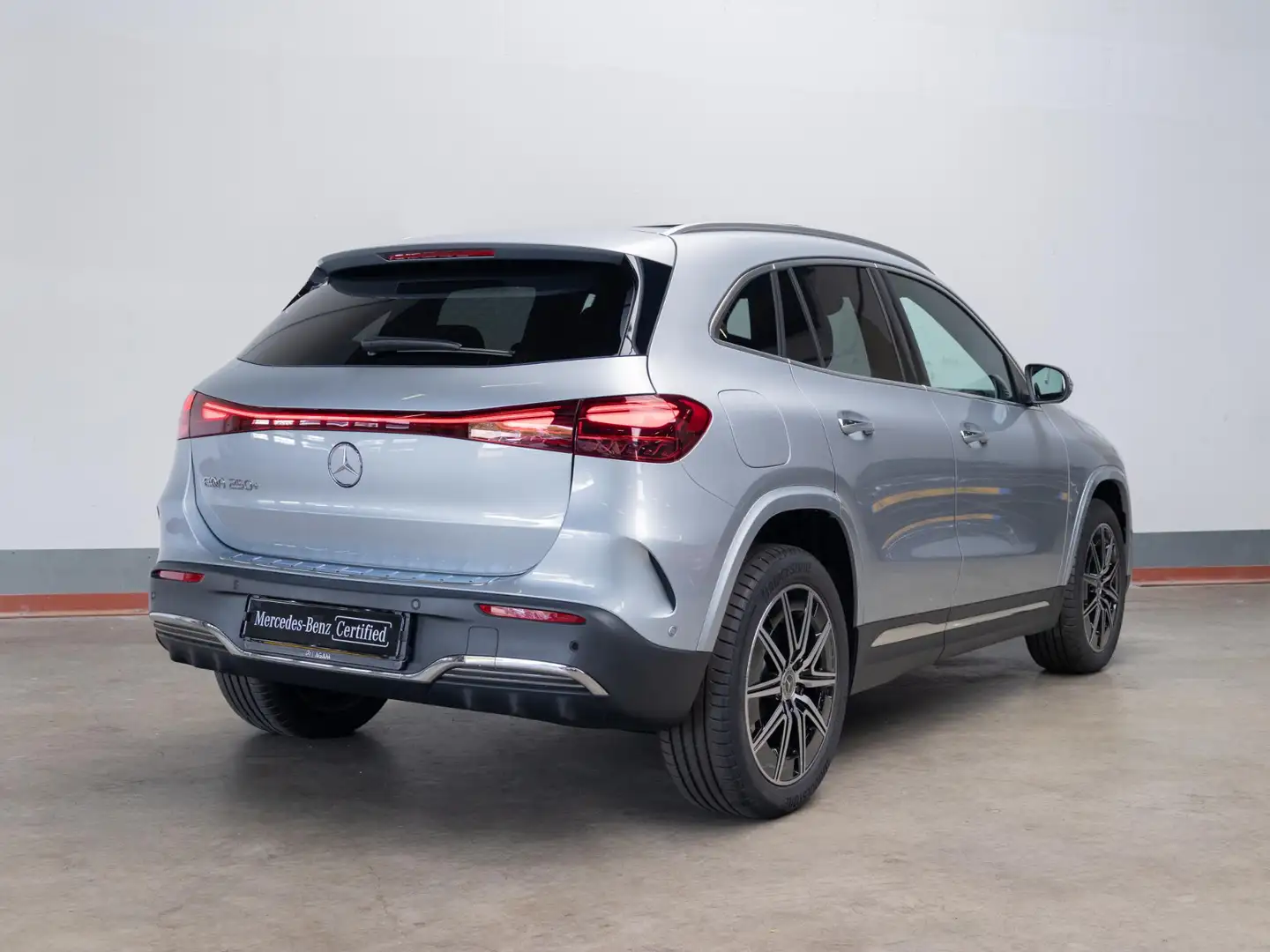 Mercedes-Benz EQA 250 250+ Business Solution AMG Panorama dak Gris - 2