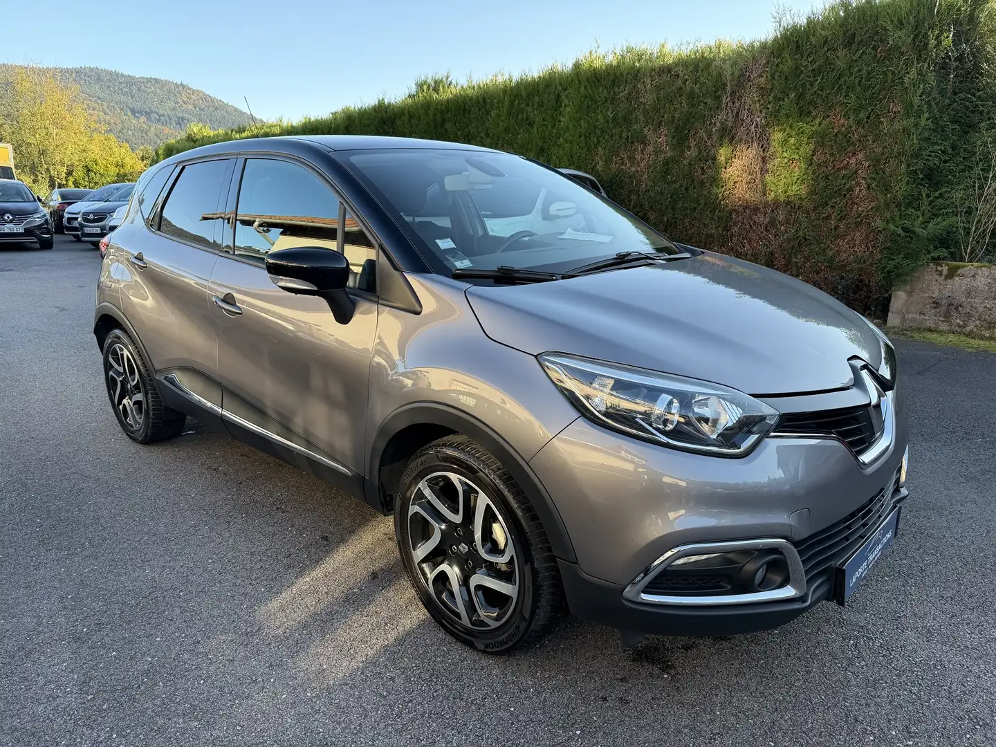 Renault Captur 1.5 DCI 90CH STOP\u0026START ENERGY INTENS ECO² Grau - 2
