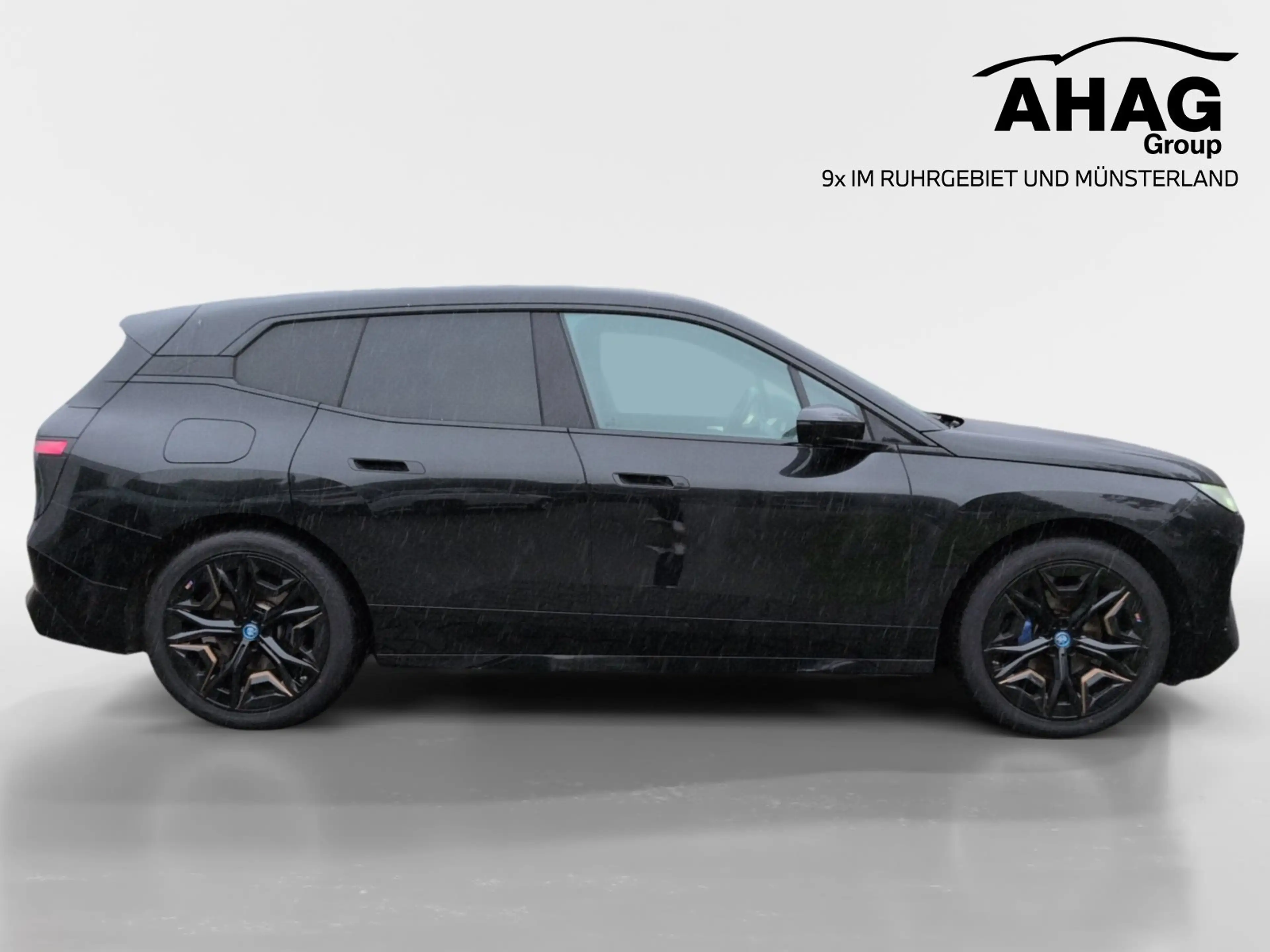 BMW iX xDrive40 — photo 3