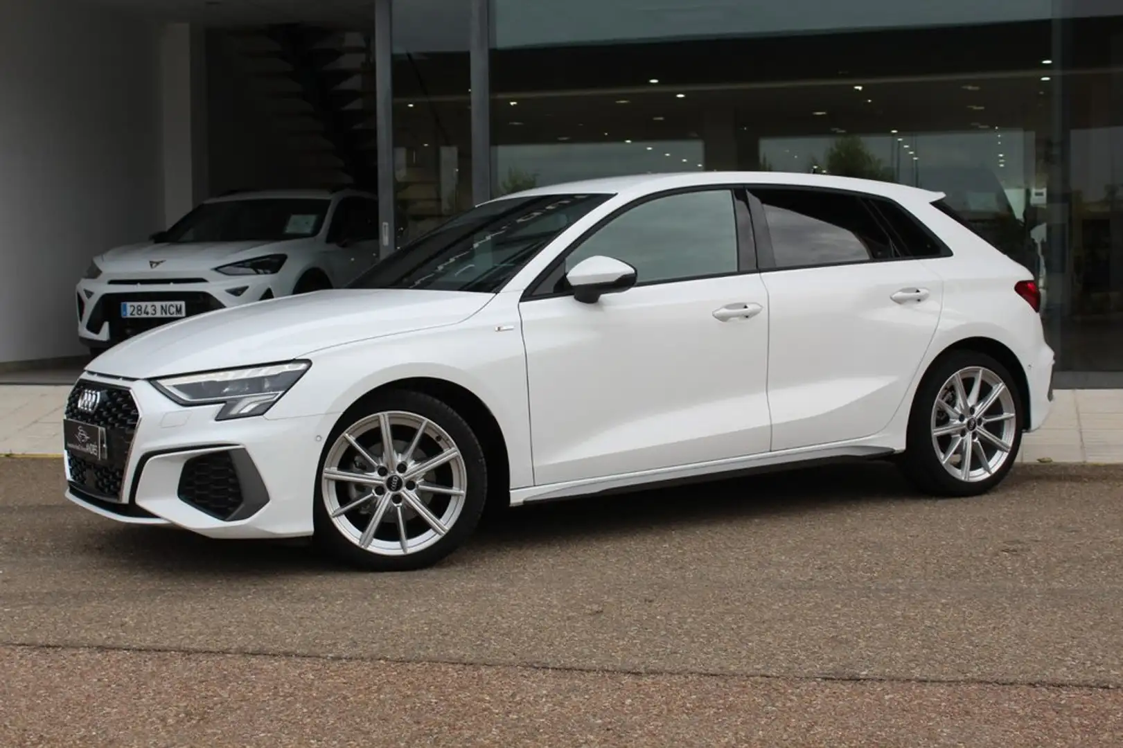 Audi A3 Sportback 30TDI S line Blanco - 1