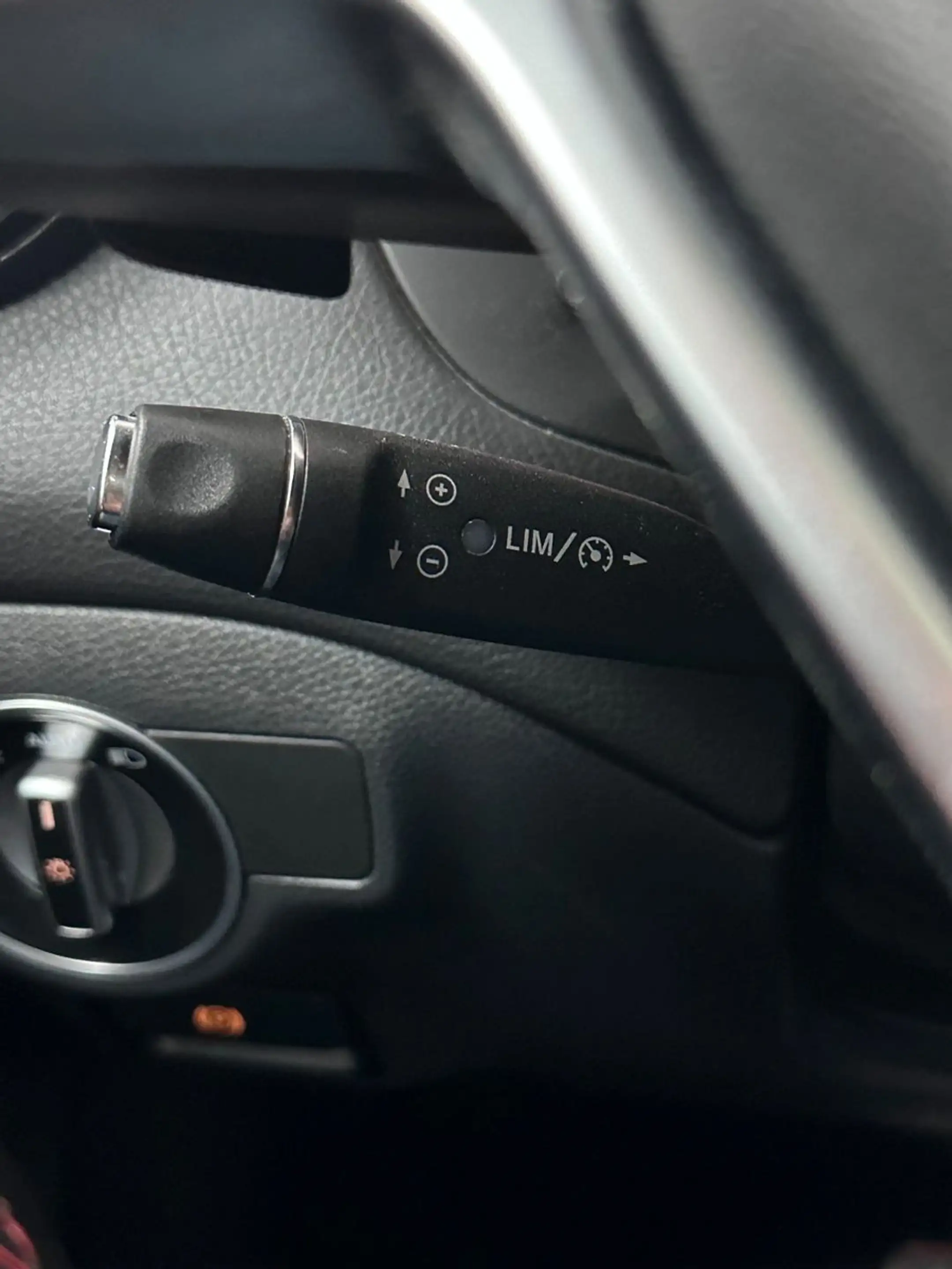 Mercedes-Benz CLA 250 AMG Line SHZ+NAVI+KAMERA+PANORAMA+EUR6 — photo 15