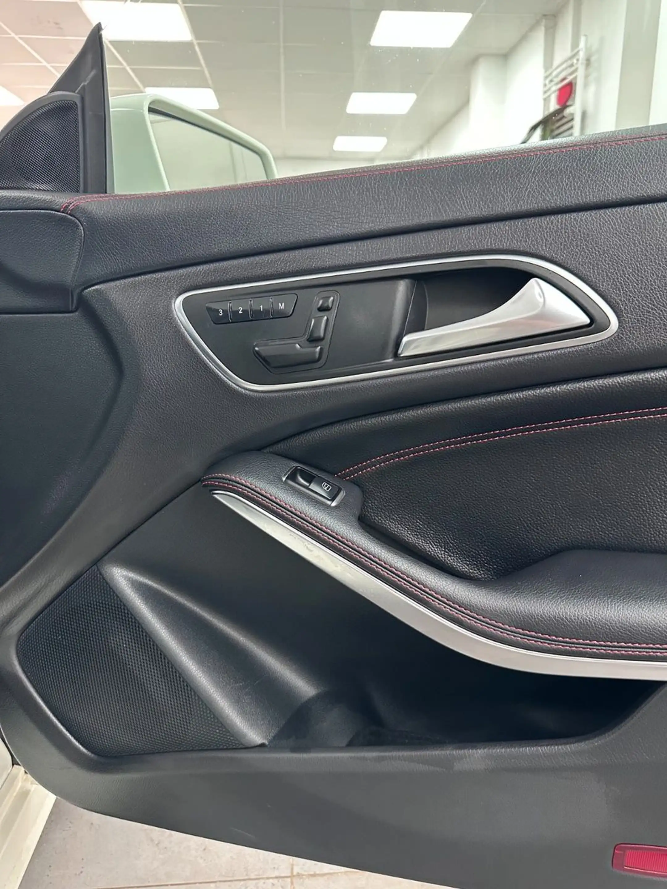 Mercedes-Benz CLA 250 AMG Line SHZ+NAVI+KAMERA+PANORAMA+EUR6 — photo 24