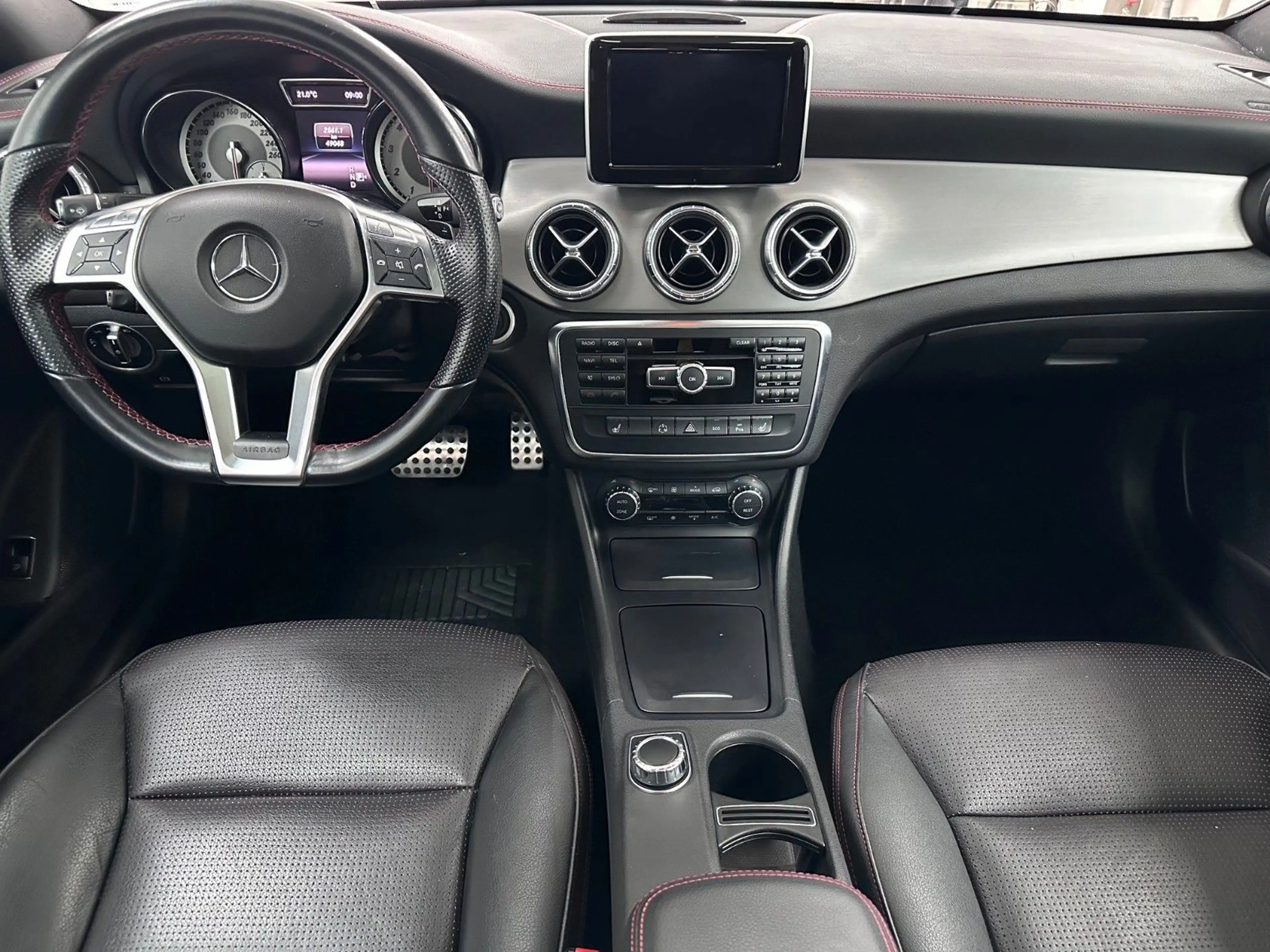 Mercedes-Benz CLA 250 AMG Line SHZ+NAVI+KAMERA+PANORAMA+EUR6 — photo 22