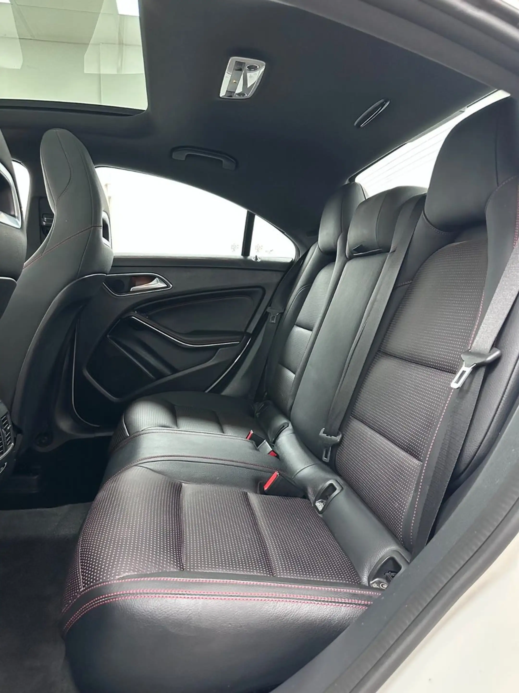 Mercedes-Benz CLA 250 AMG Line SHZ+NAVI+KAMERA+PANORAMA+EUR6 — photo 20
