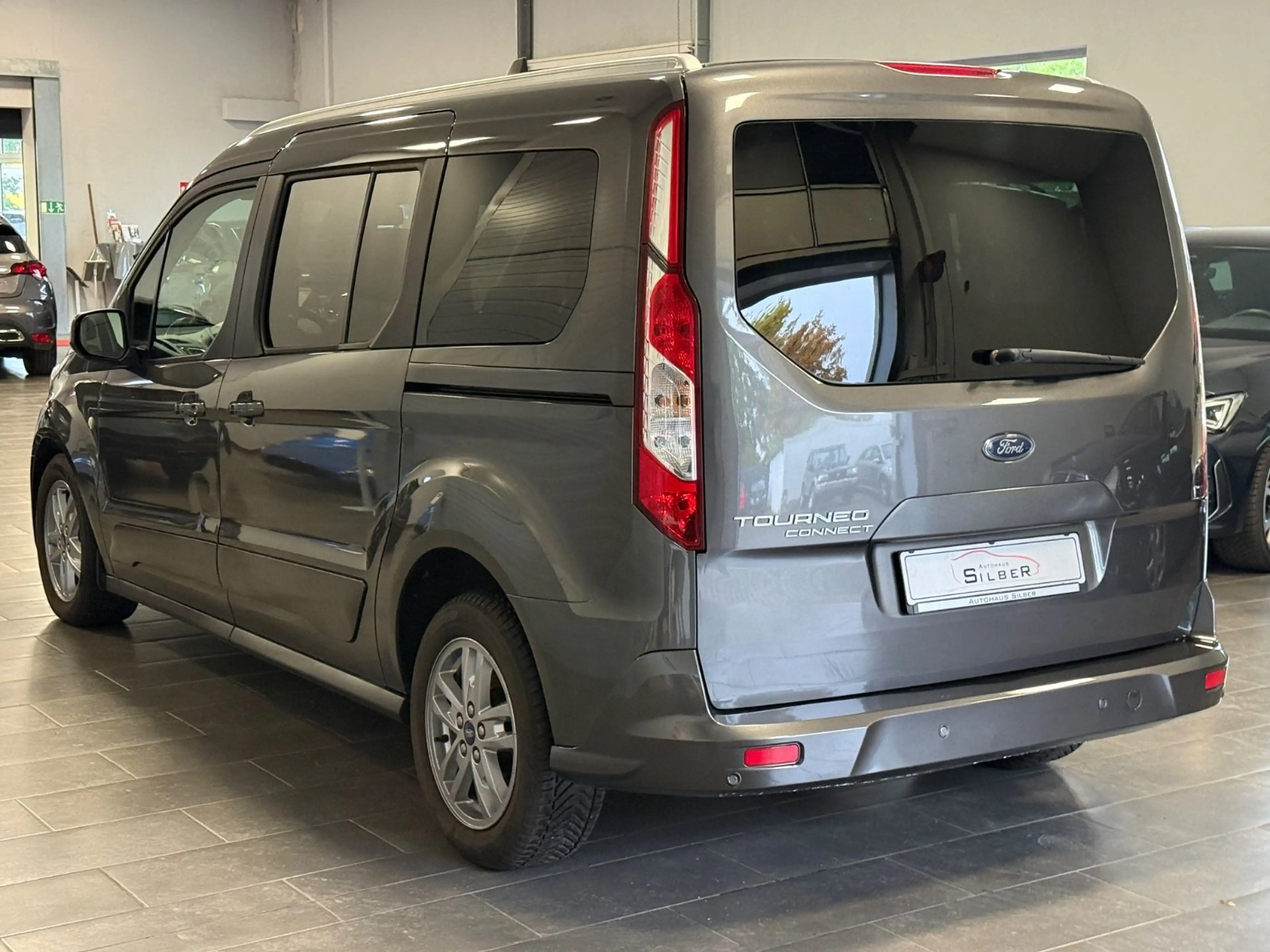 Ford Grand Tourneo Connect 1.5 TDCI Aut.Titanium/Pan — photo 4