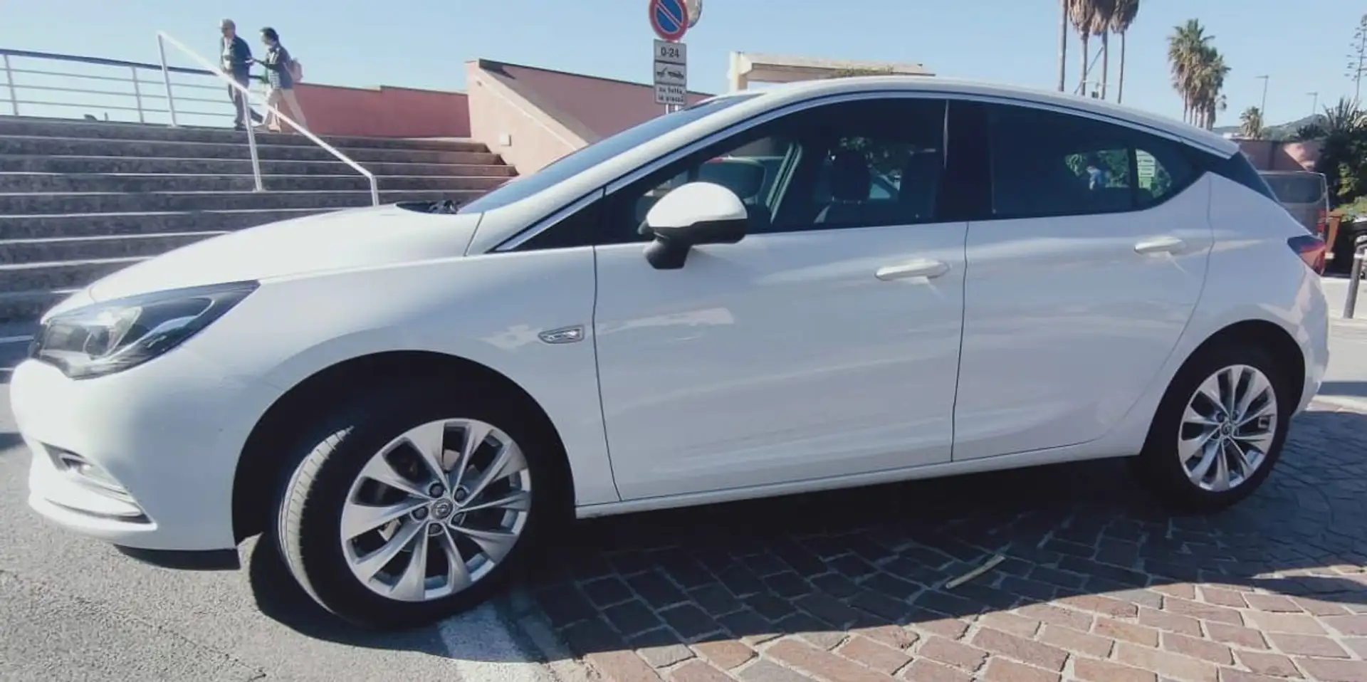 Opel Astra Astra V 2016 5p 1.4 t Dynamic ecoM 110cv my18.5 Wit - 1