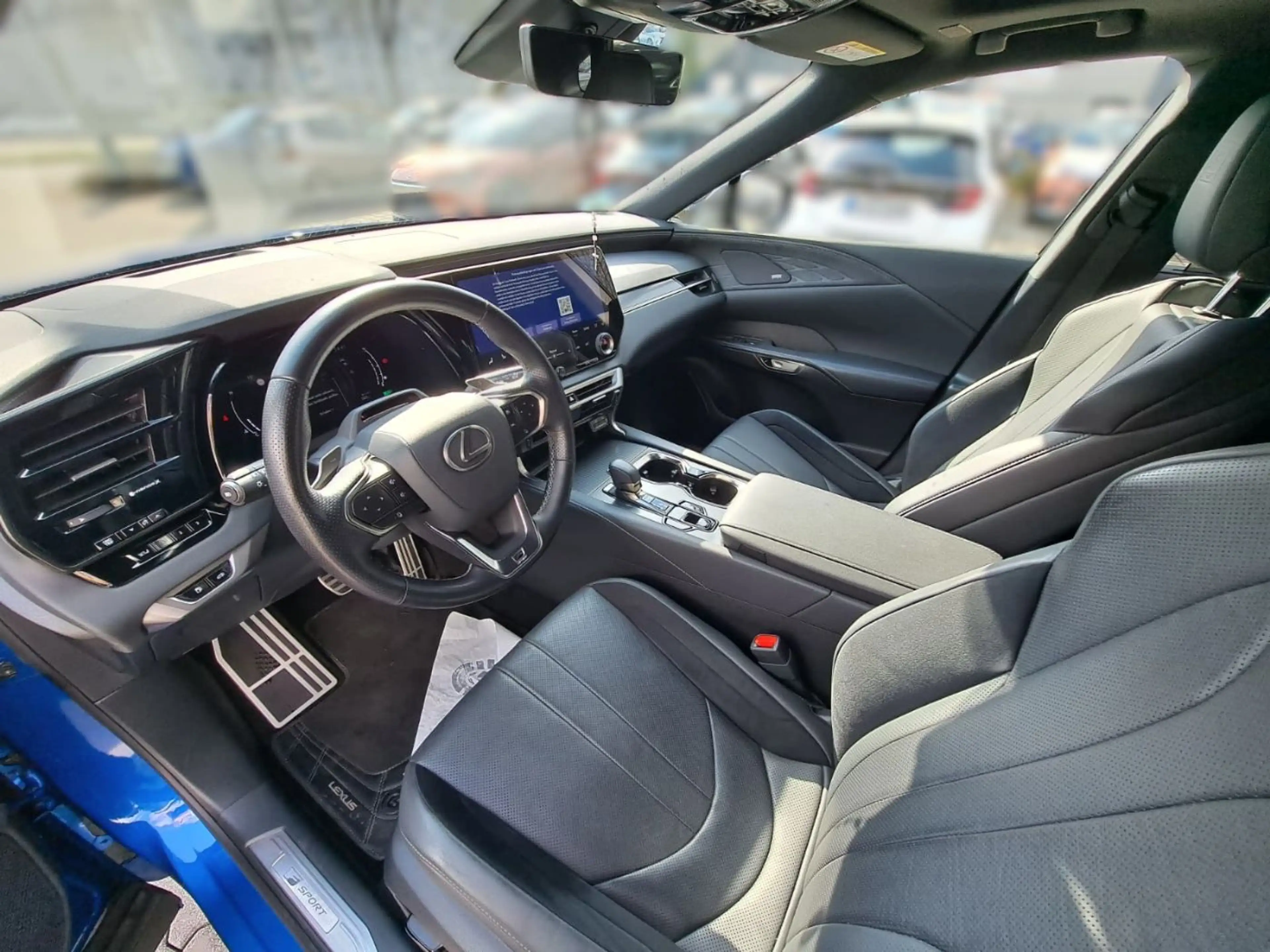 Lexus RX 500h F-Sport Performance *Mark Leivinson Panorama* — photo 9