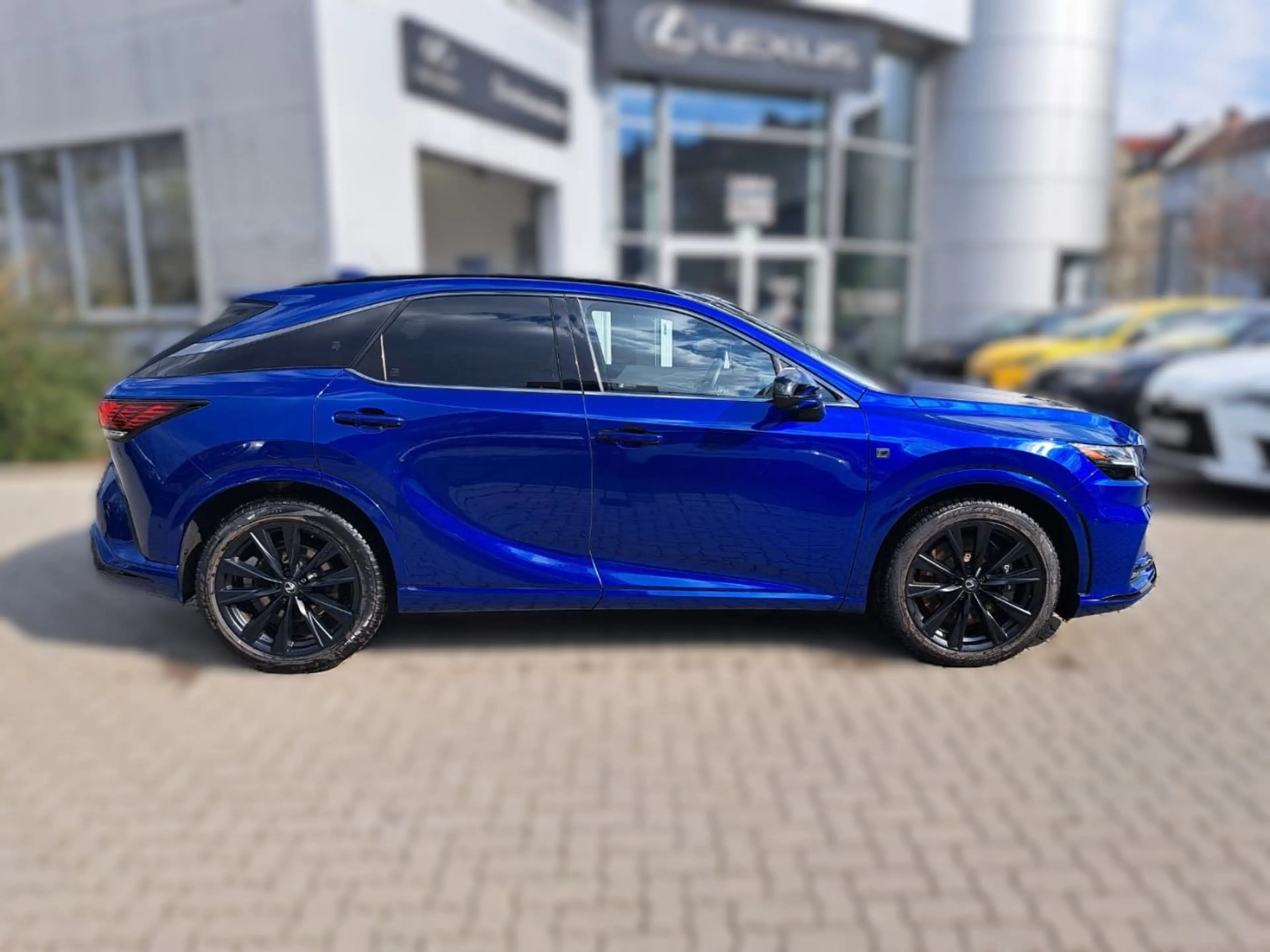 Lexus RX 500h F-Sport Performance *Mark Leivinson Panorama* — photo 5