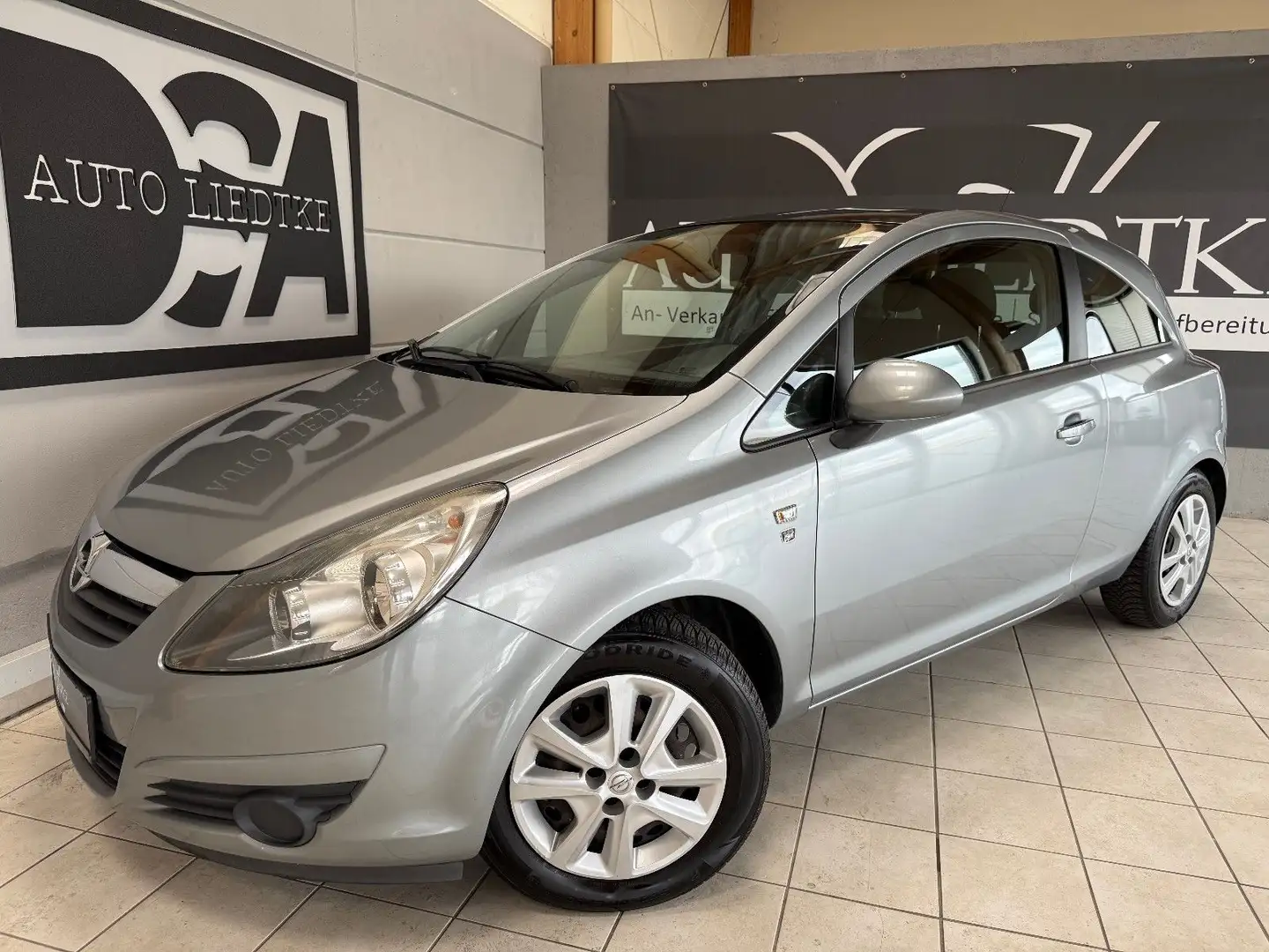 Opel Corsa D 1.4l  111 Jahre/PDC/Sitzhz./Lenkradhz. Silber - 1