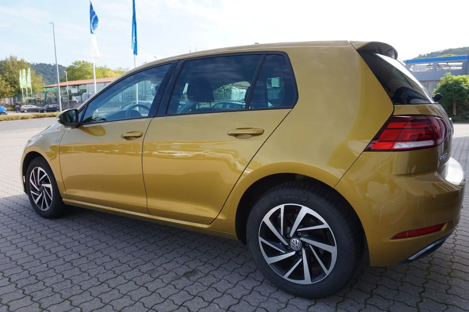 Volkswagen Golf VII Lim. Join,Navi,SHZ Gelb - 2