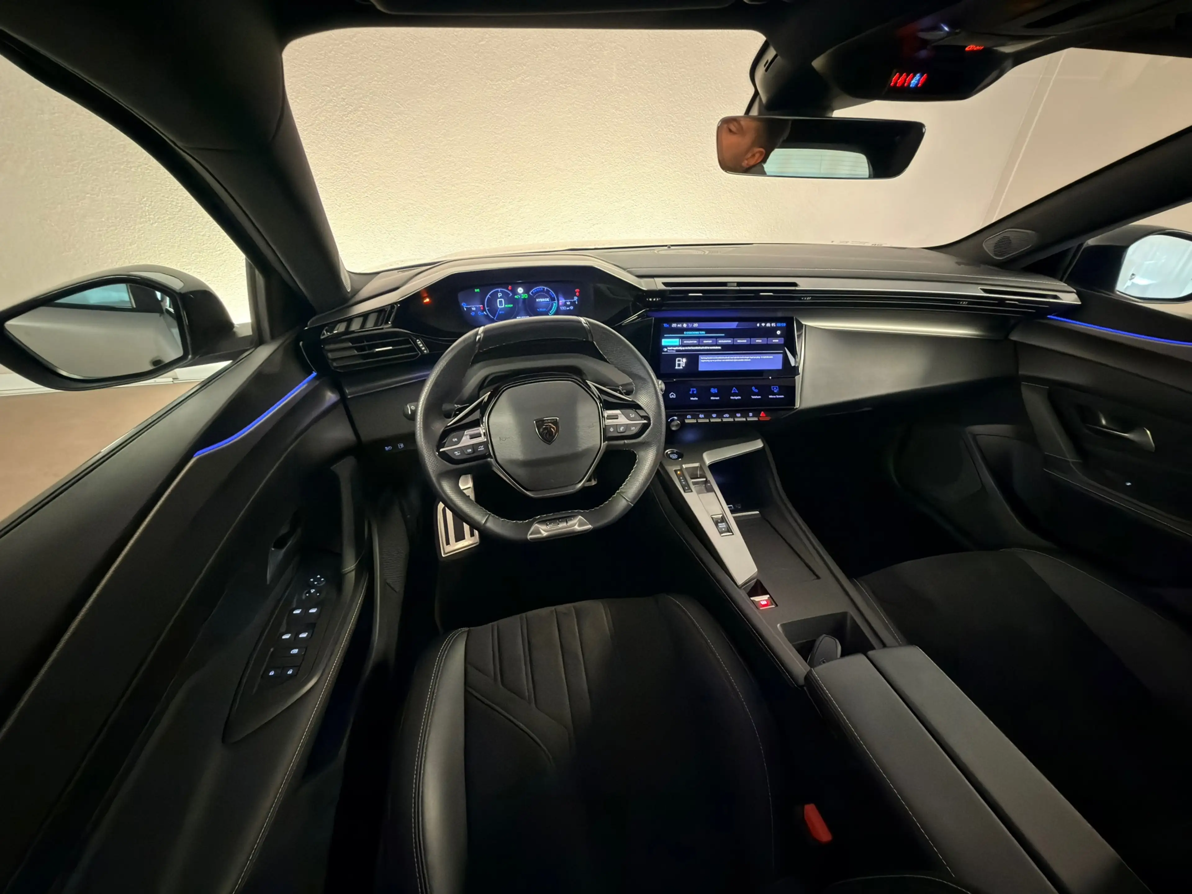 Peugeot 308 SW 1.6 Plug-in Hybrid 225 GT, Panoramadak, 360 Cam — photo 14