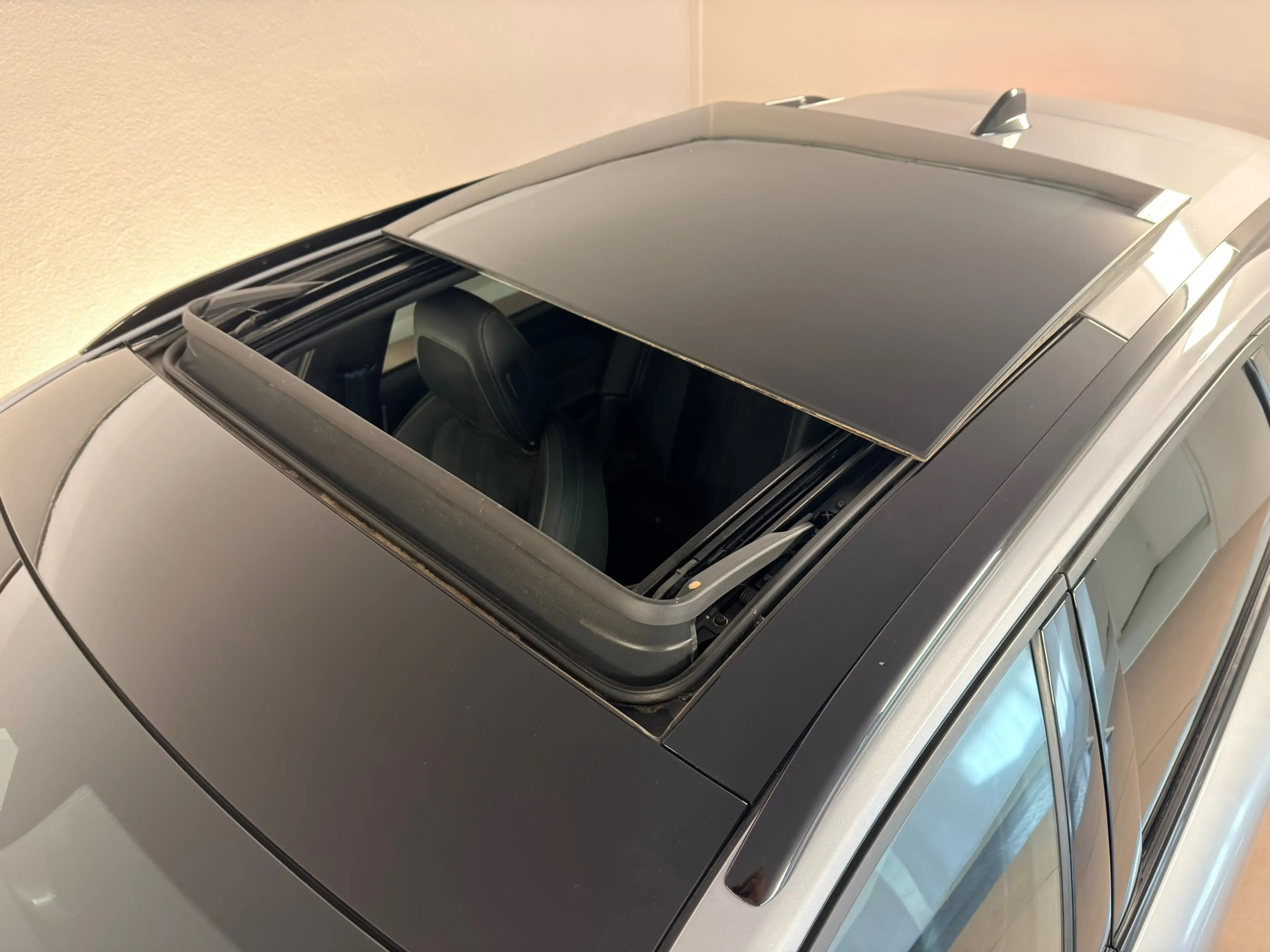 Peugeot 308 SW 1.6 Plug-in Hybrid 225 GT, Panoramadak, 360 Cam — photo 13