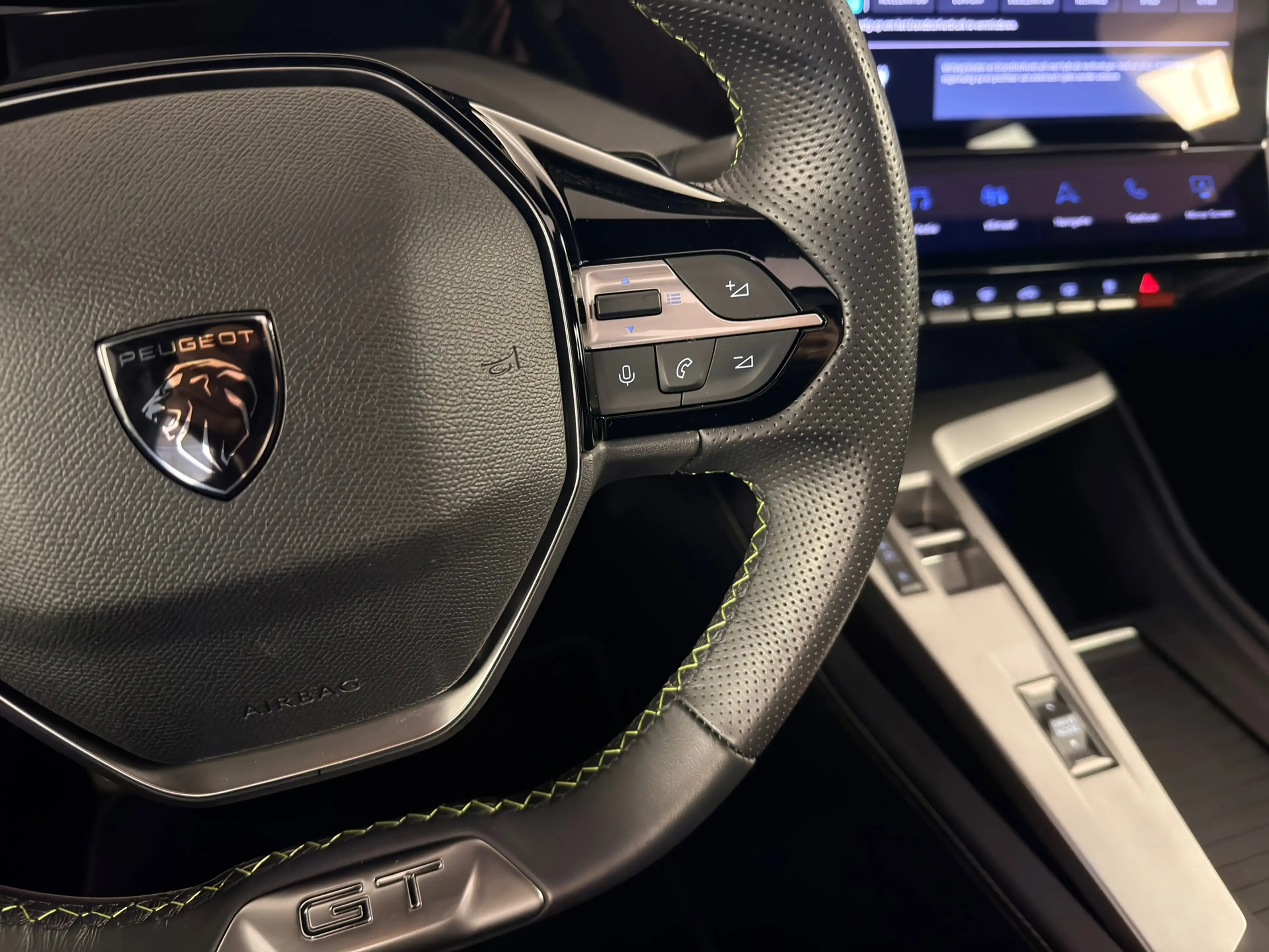 Peugeot 308 SW 1.6 Plug-in Hybrid 225 GT, Panoramadak, 360 Cam — photo 24