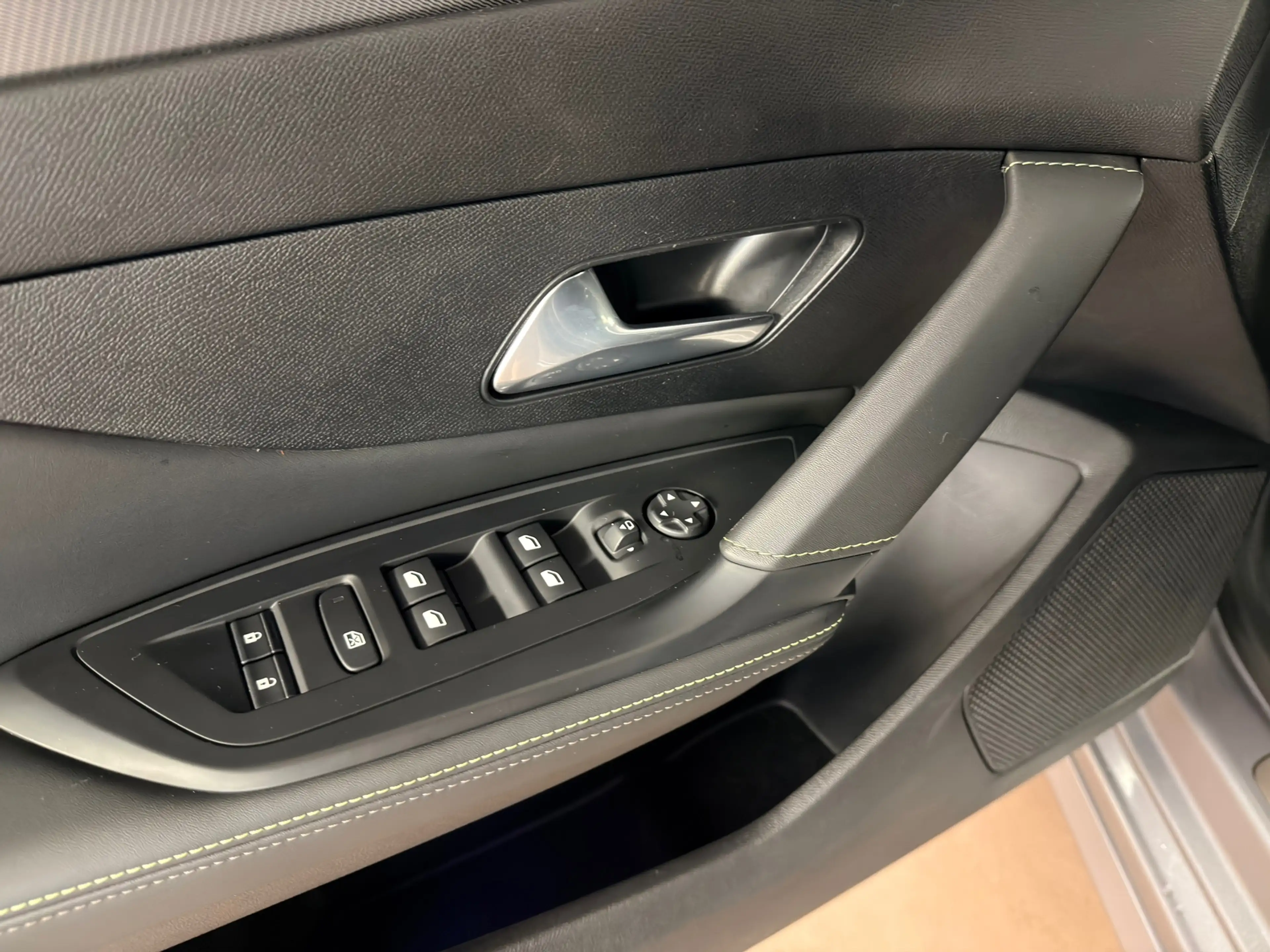 Peugeot 308 SW 1.6 Plug-in Hybrid 225 GT, Panoramadak, 360 Cam — photo 20