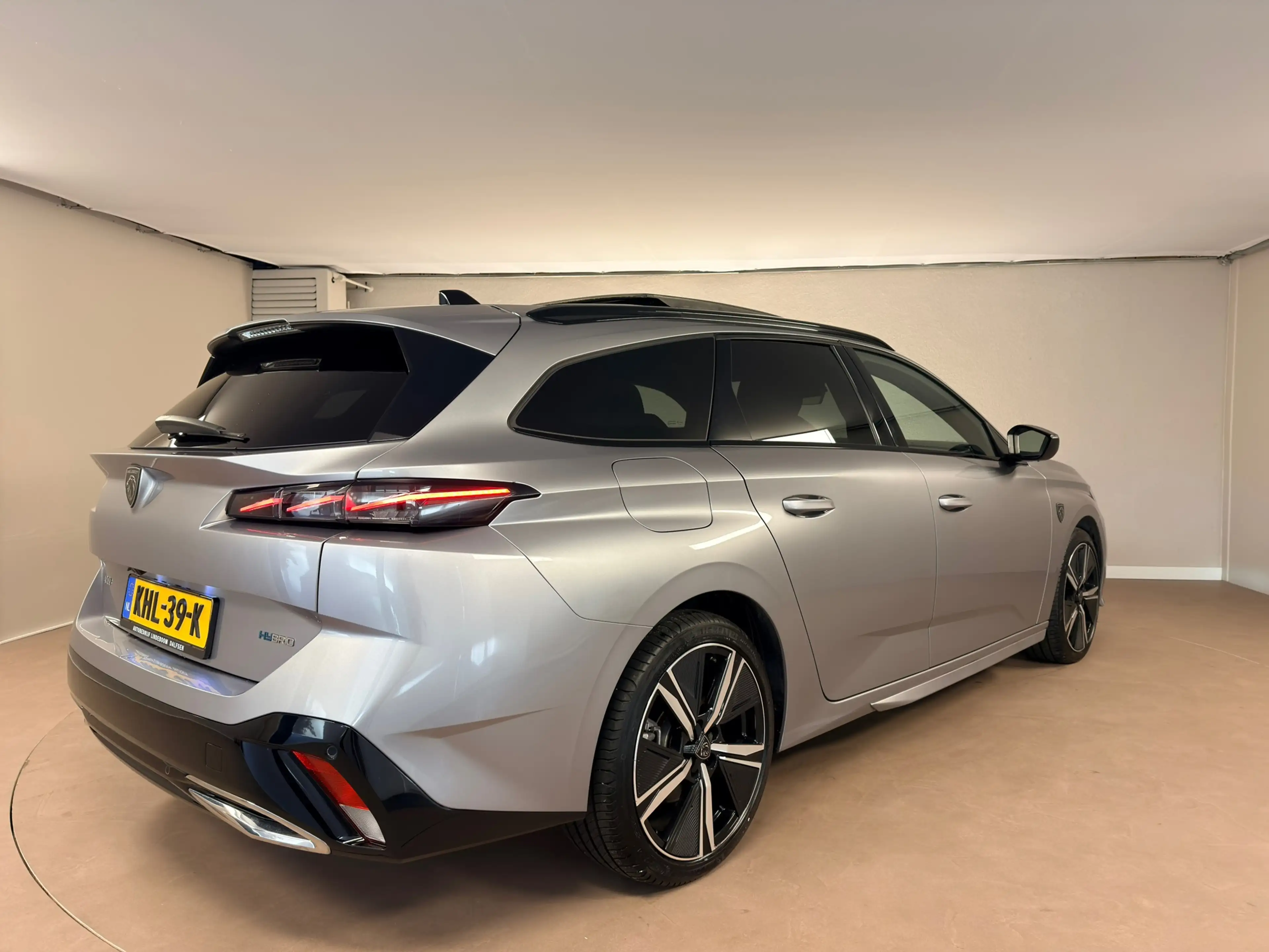 Peugeot 308 SW 1.6 Plug-in Hybrid 225 GT, Panoramadak, 360 Cam — photo 5