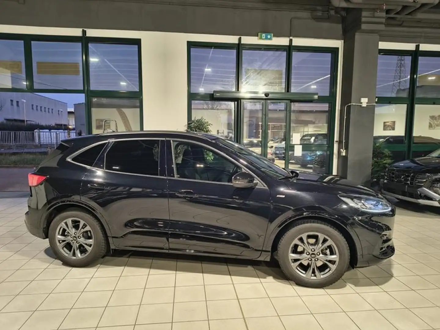 Ford Kuga 1.5 EcoBlue 120 CV aut. 2WD ST-Line X Nero - 2