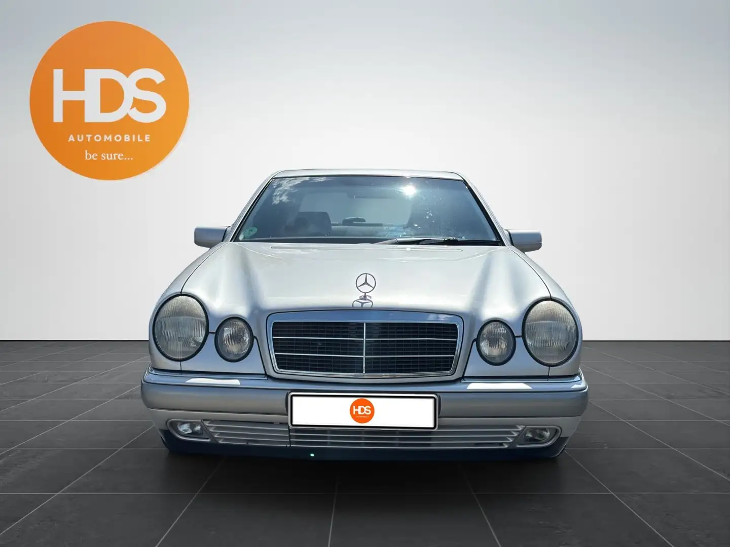 Mercedes-Benz E 240 *Klima *Automatik Silber - 2