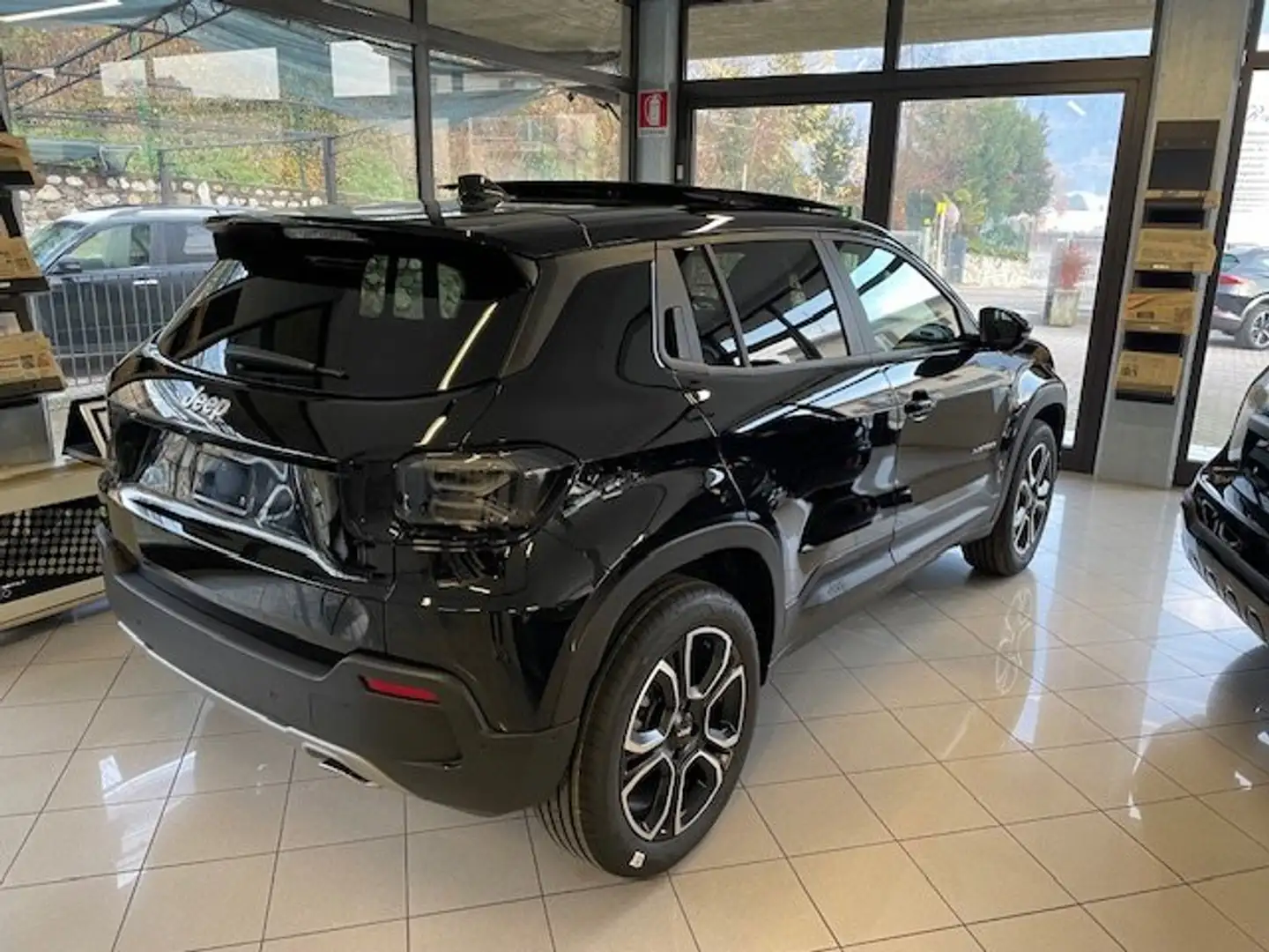 Jeep Avenger JEEP AVENGER 1.2 Turbo MHEV Summit +Tetto Apribile Nero - 2