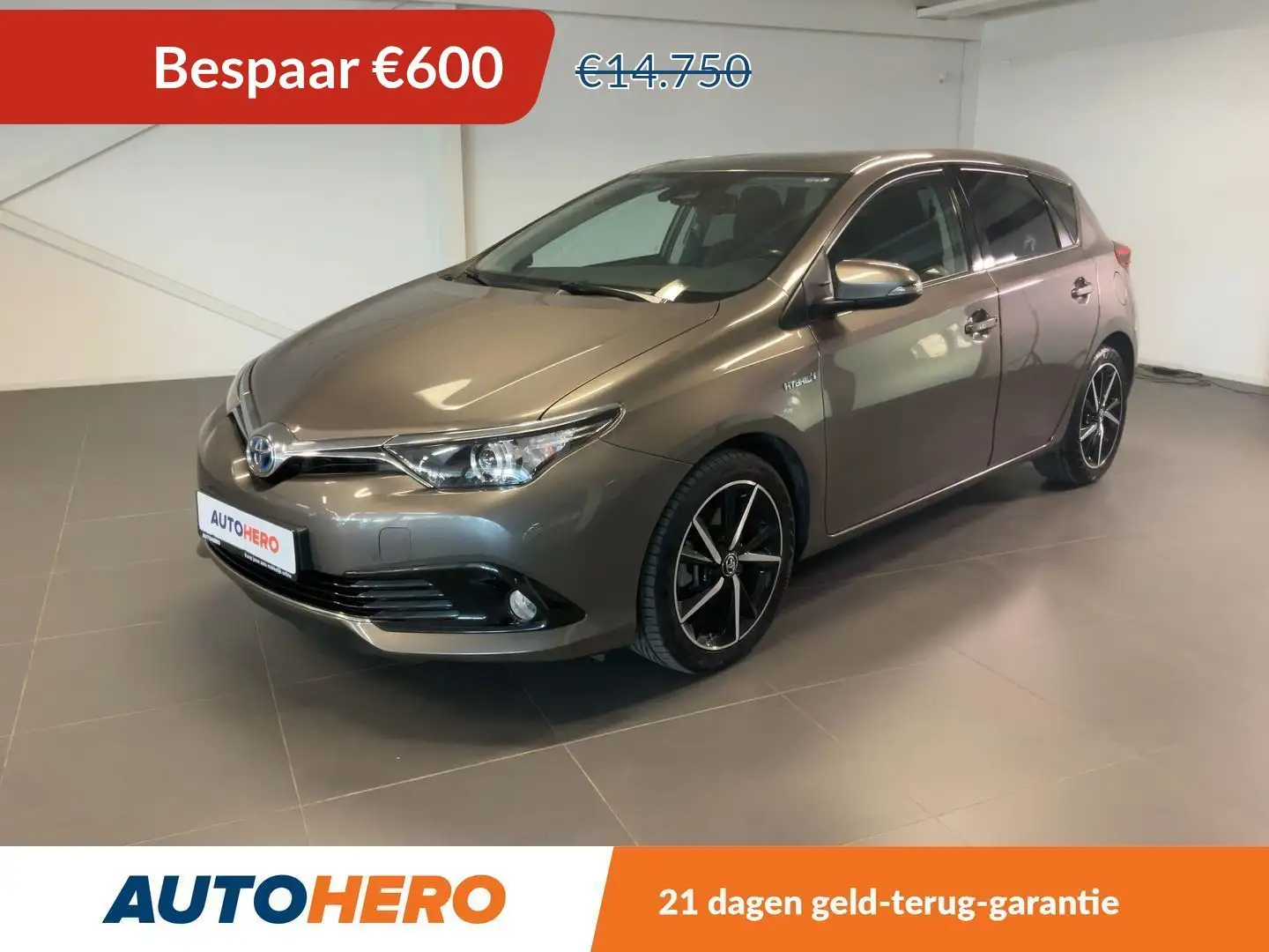 Toyota Auris 1.8 Hybrid Edition-S+ Grey - 1